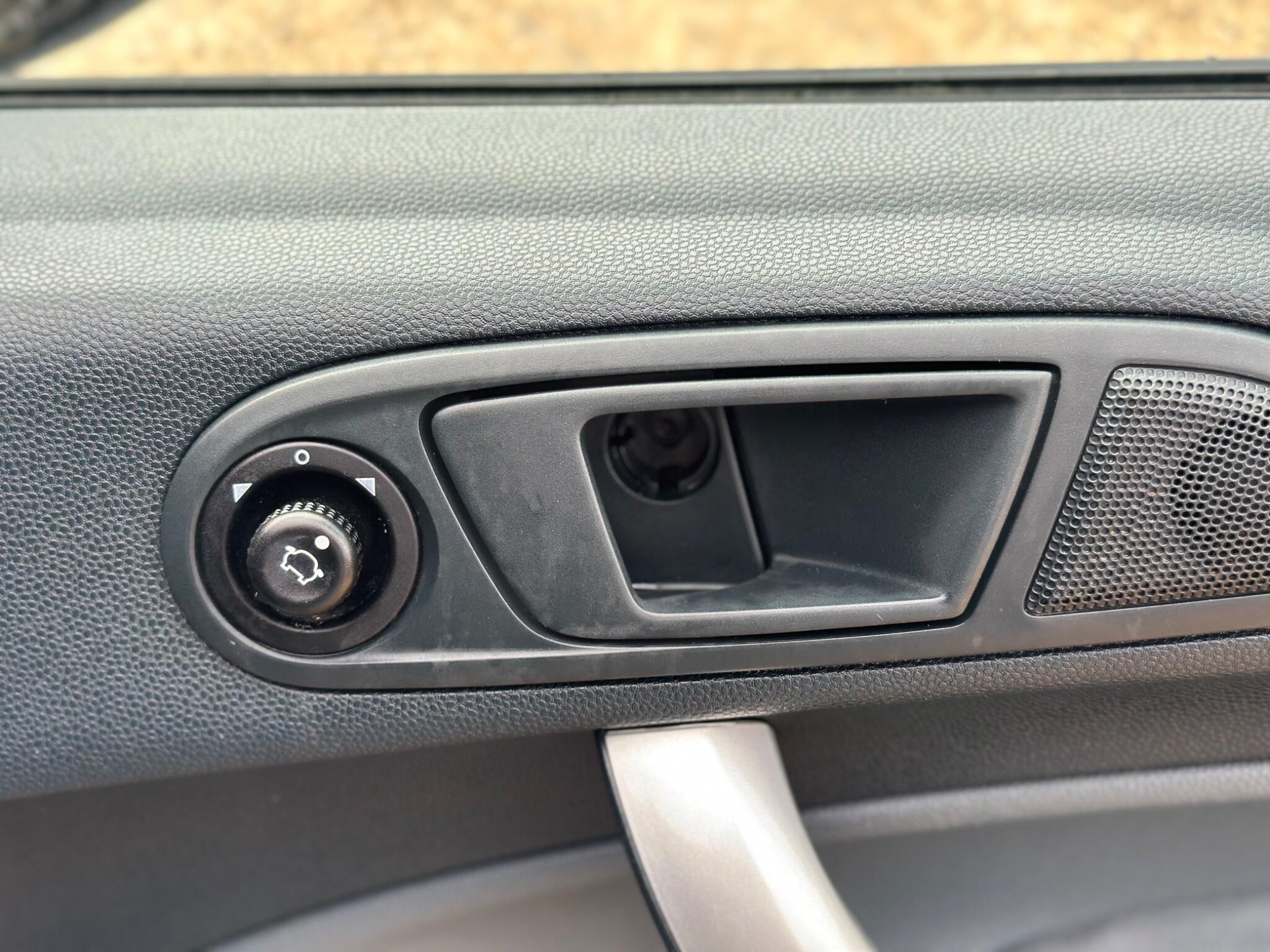 Ford Fiesta view 49