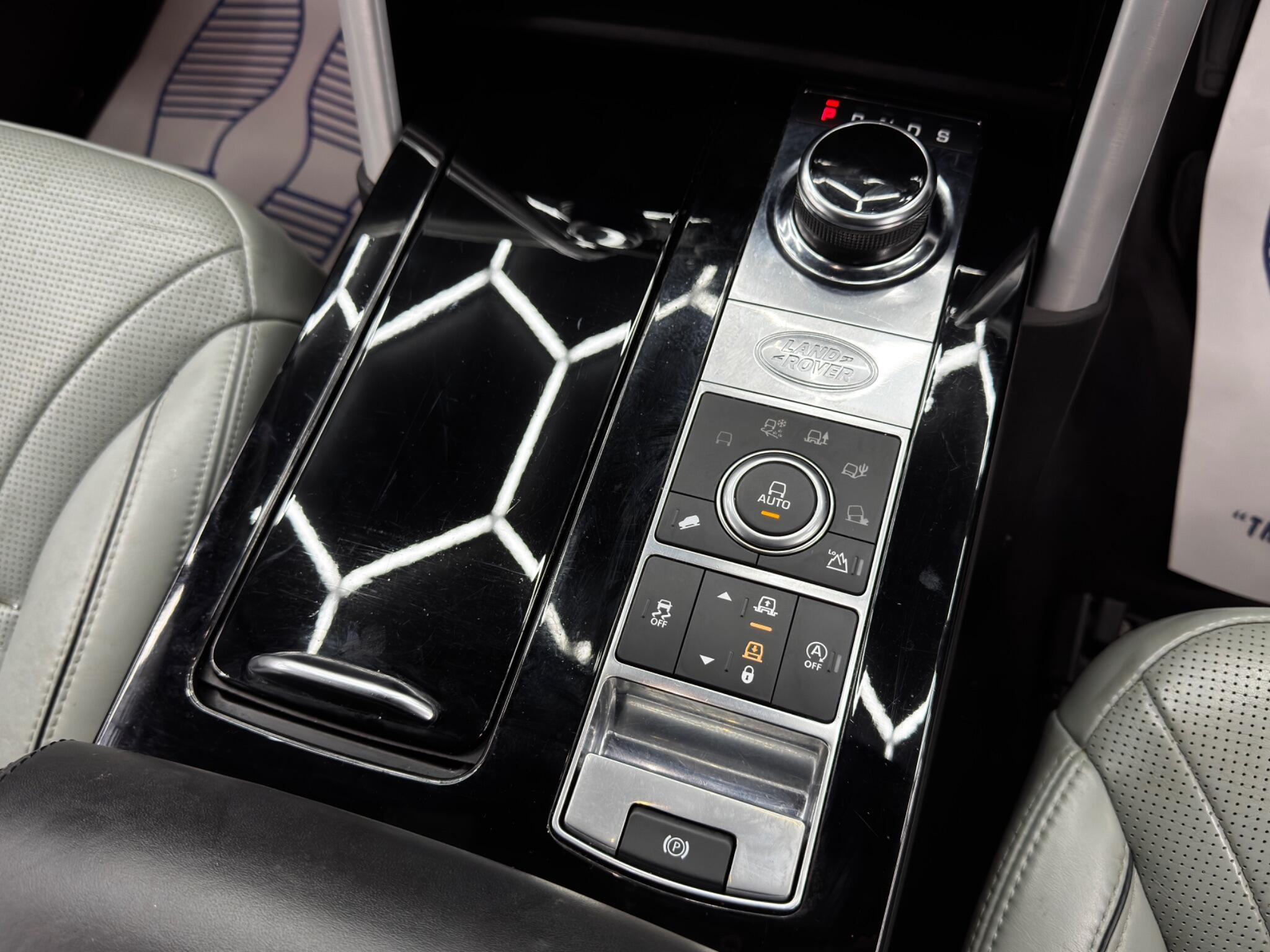 Land Rover Discovery view 25