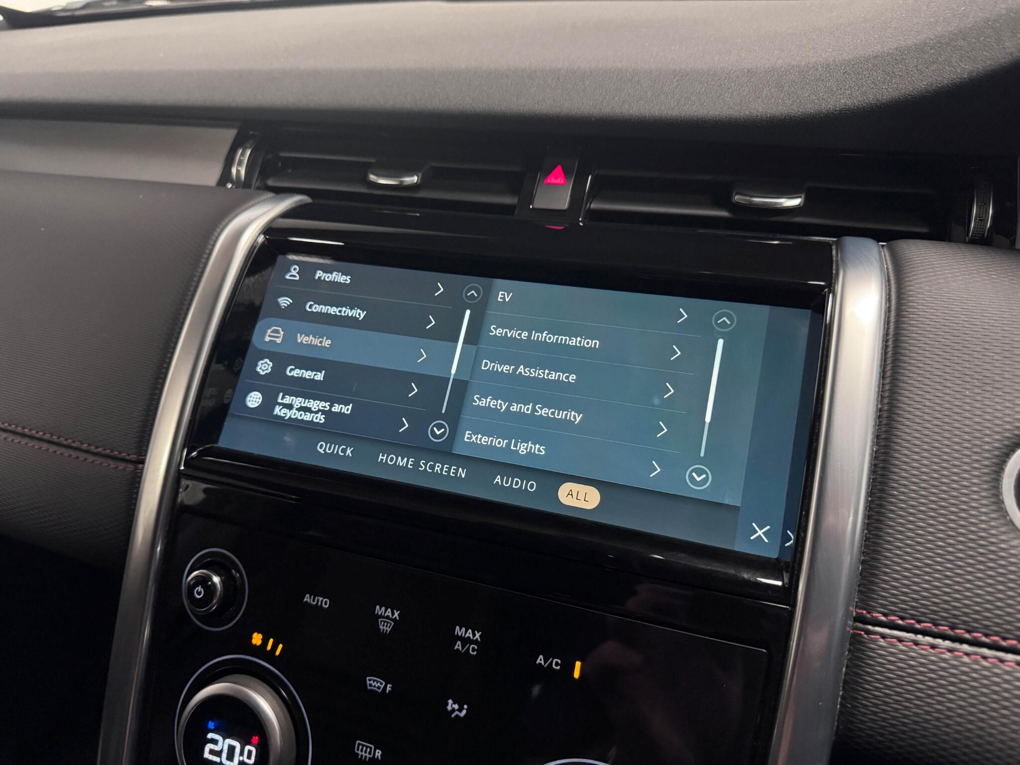 Land Rover Discovery Sport view 53