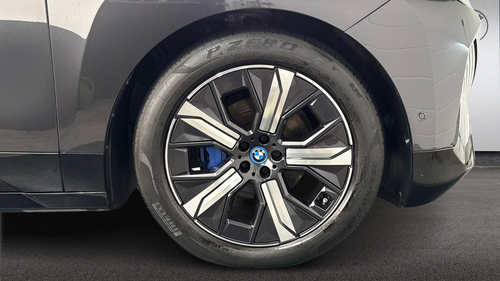 BMW Ix view 14