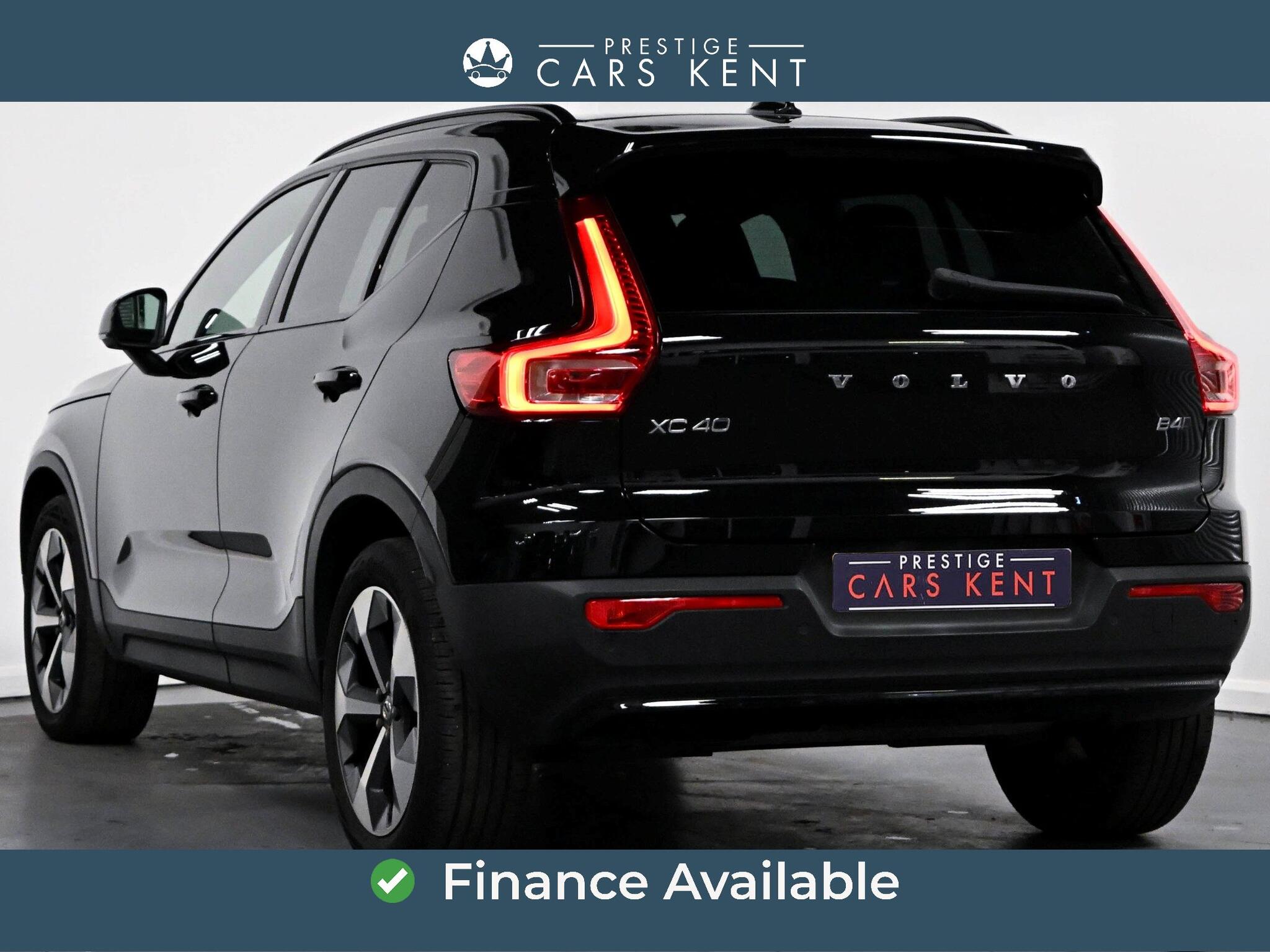 Volvo XC40 view 3