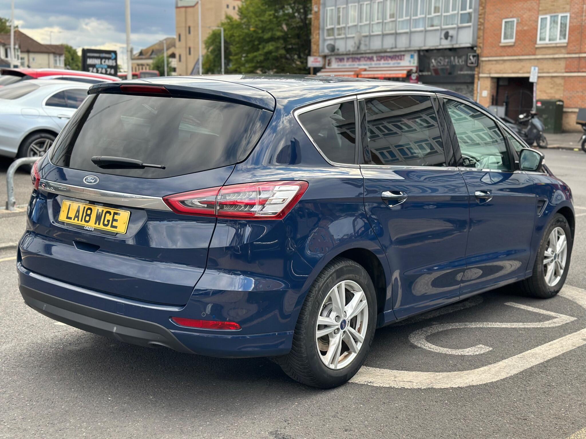 Ford S-Max view 10