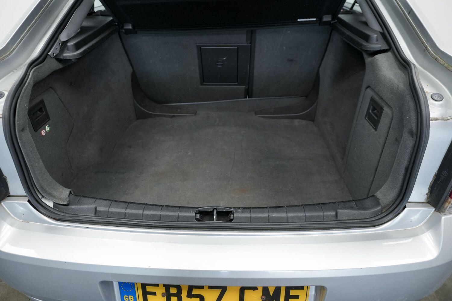 Vauxhall Vectra view 9