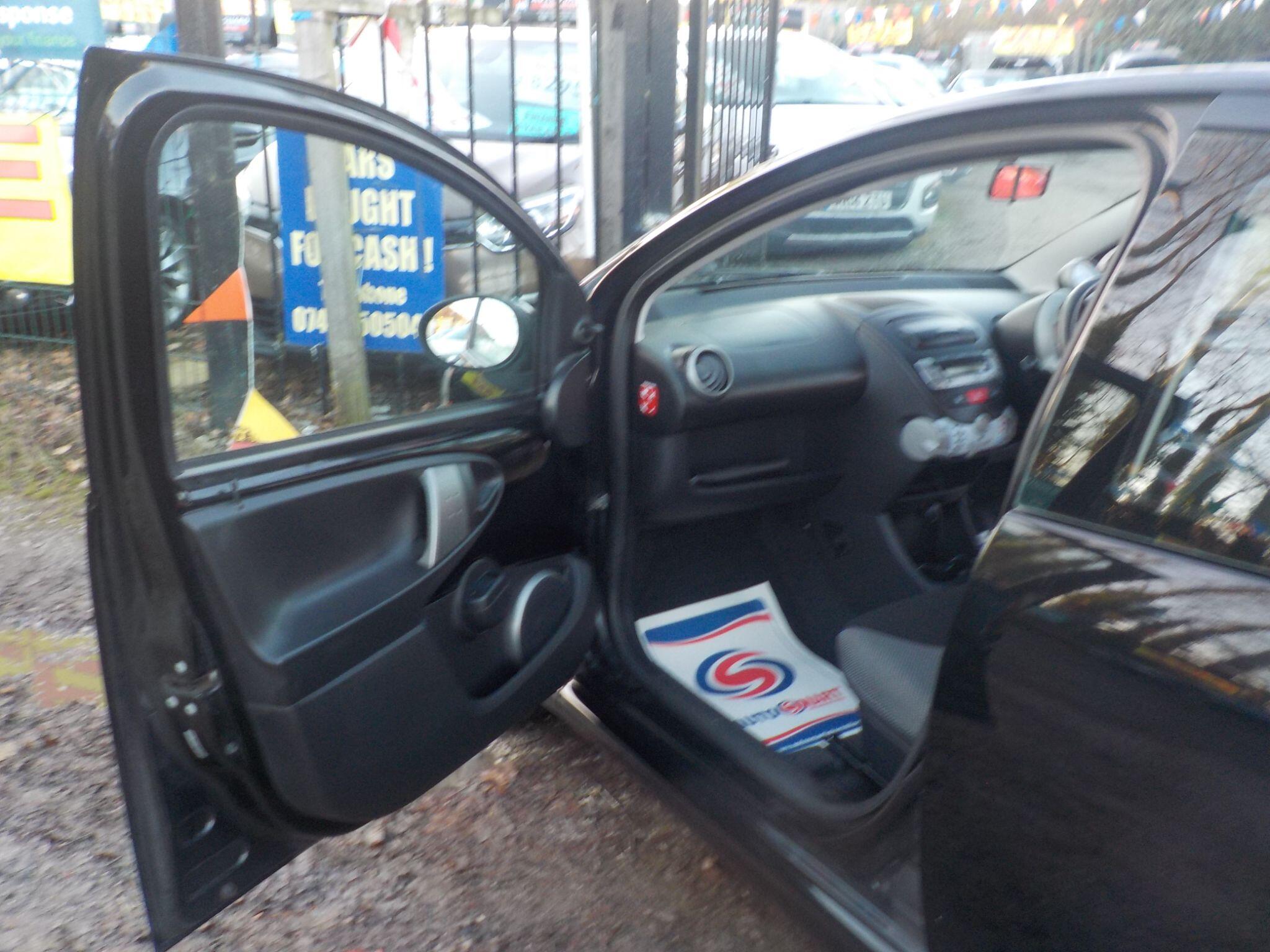 Toyota AYGO 1.0 VVT-i Move Euro 5 5dr