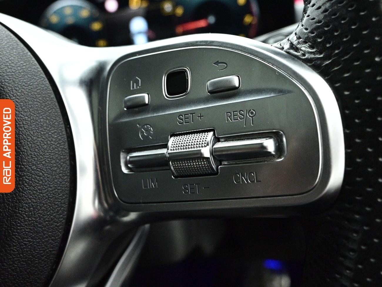 Mercedes-Benz Cla view 24