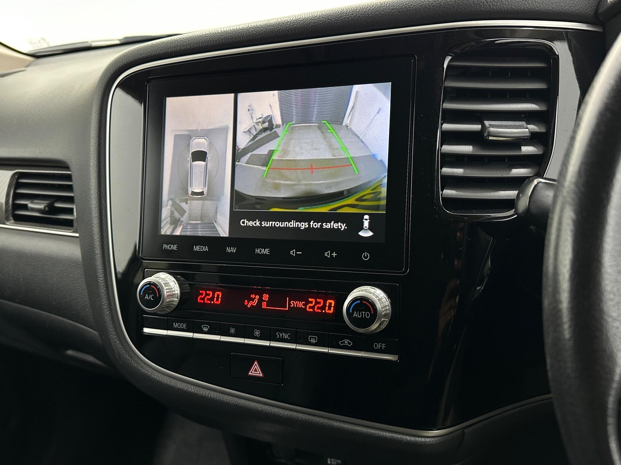 Mitsubishi Outlander view 24