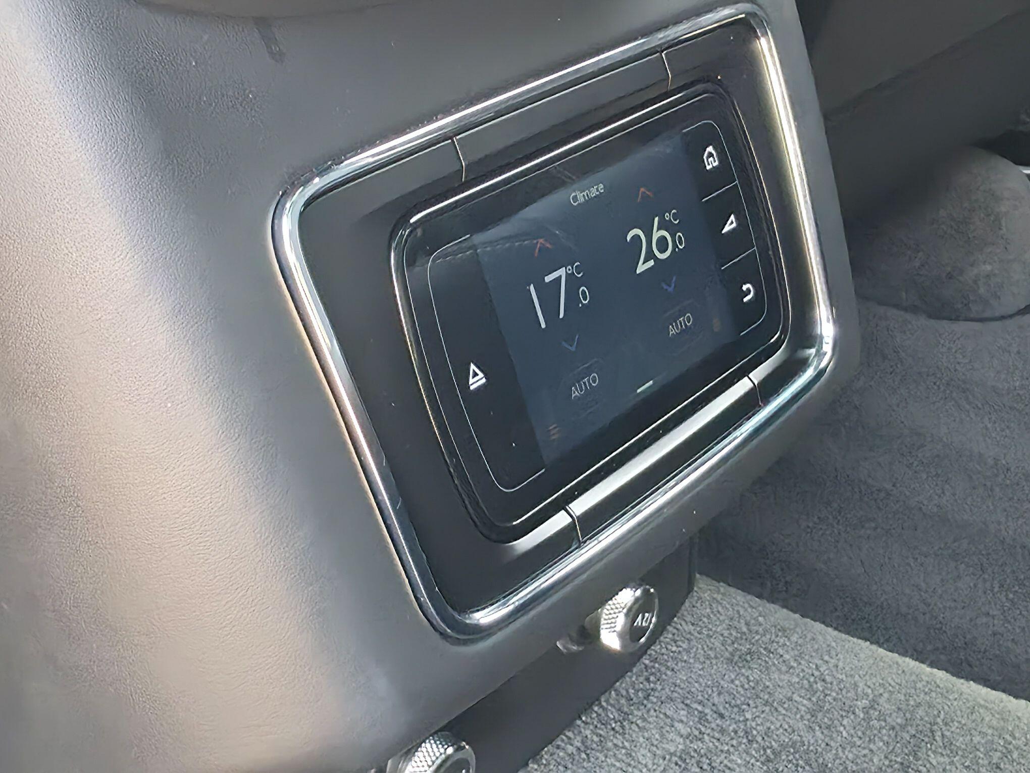 Bentley Bentayga view 14