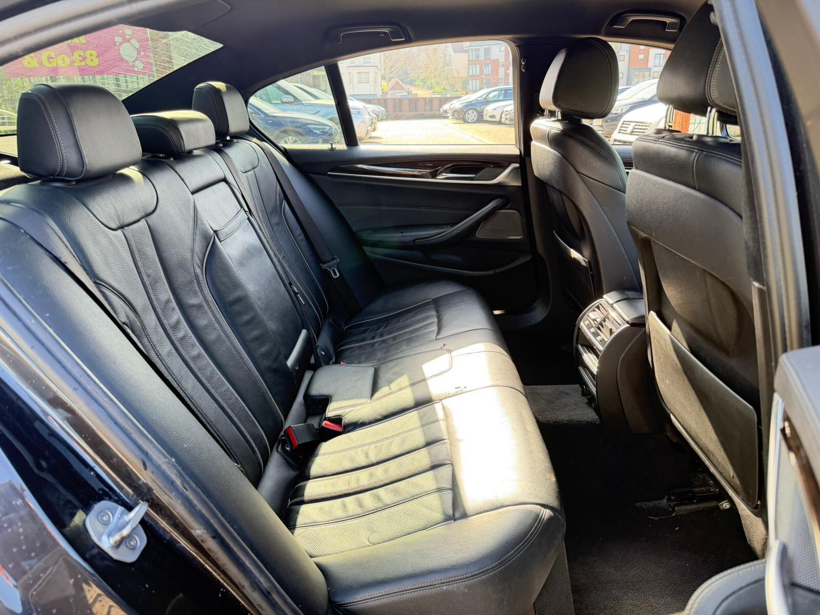 BMW 5 Series view 18