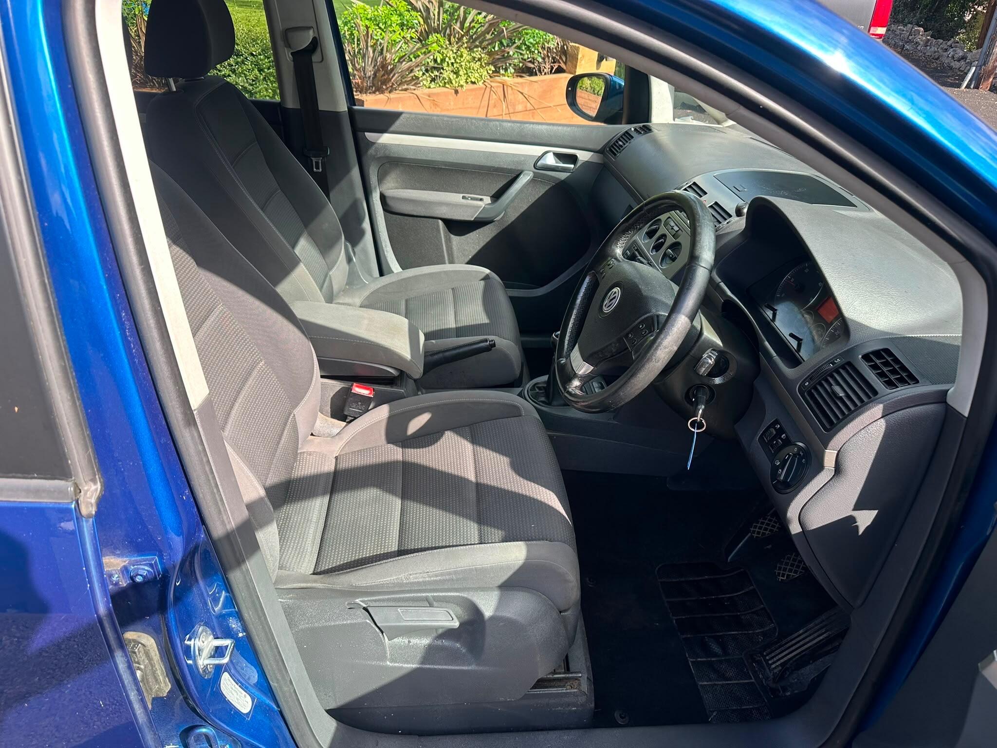 Volkswagen Touran view 17