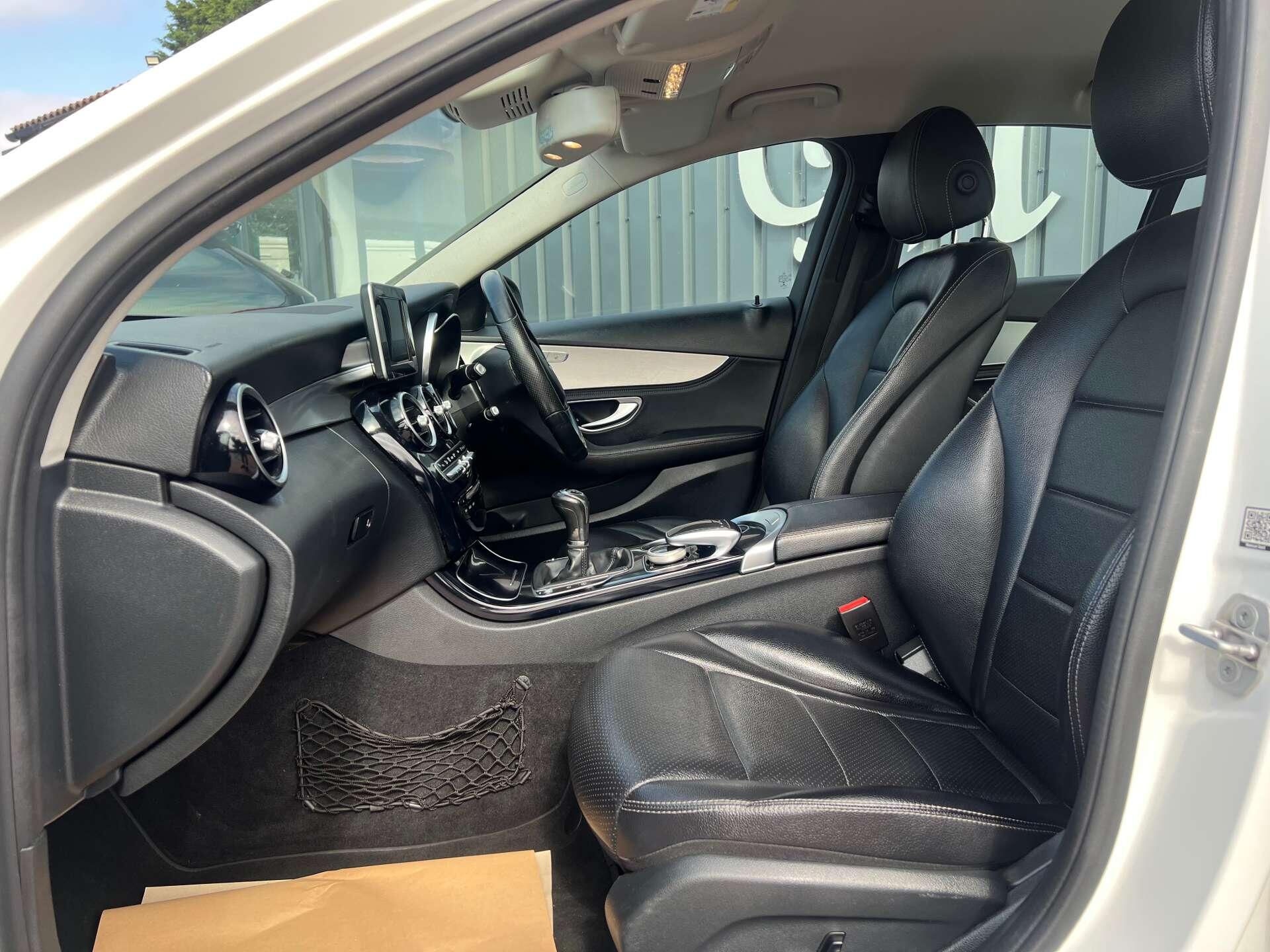 Mercedes-Benz C-Class view 37