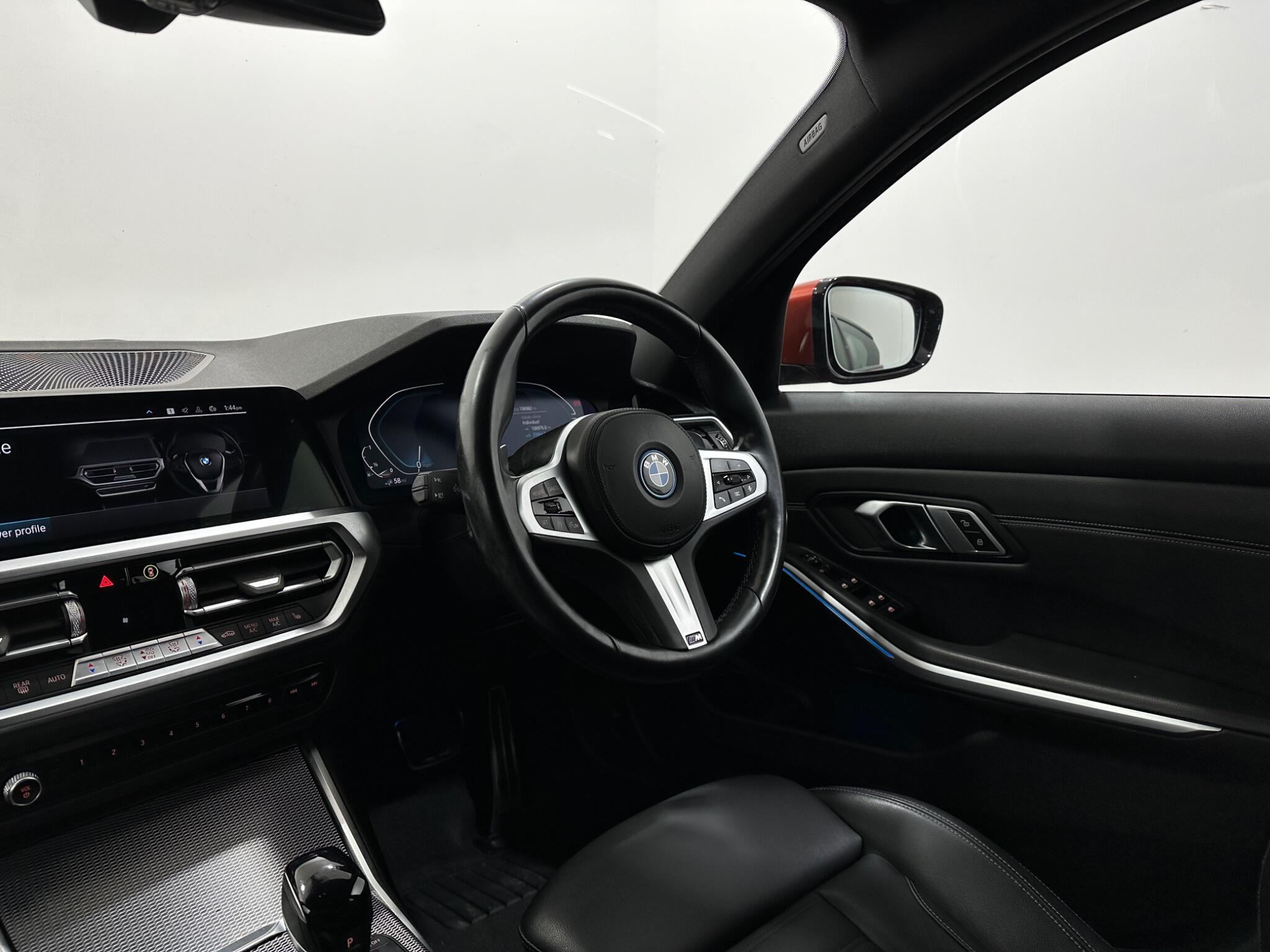 BMW 3 Series view 12