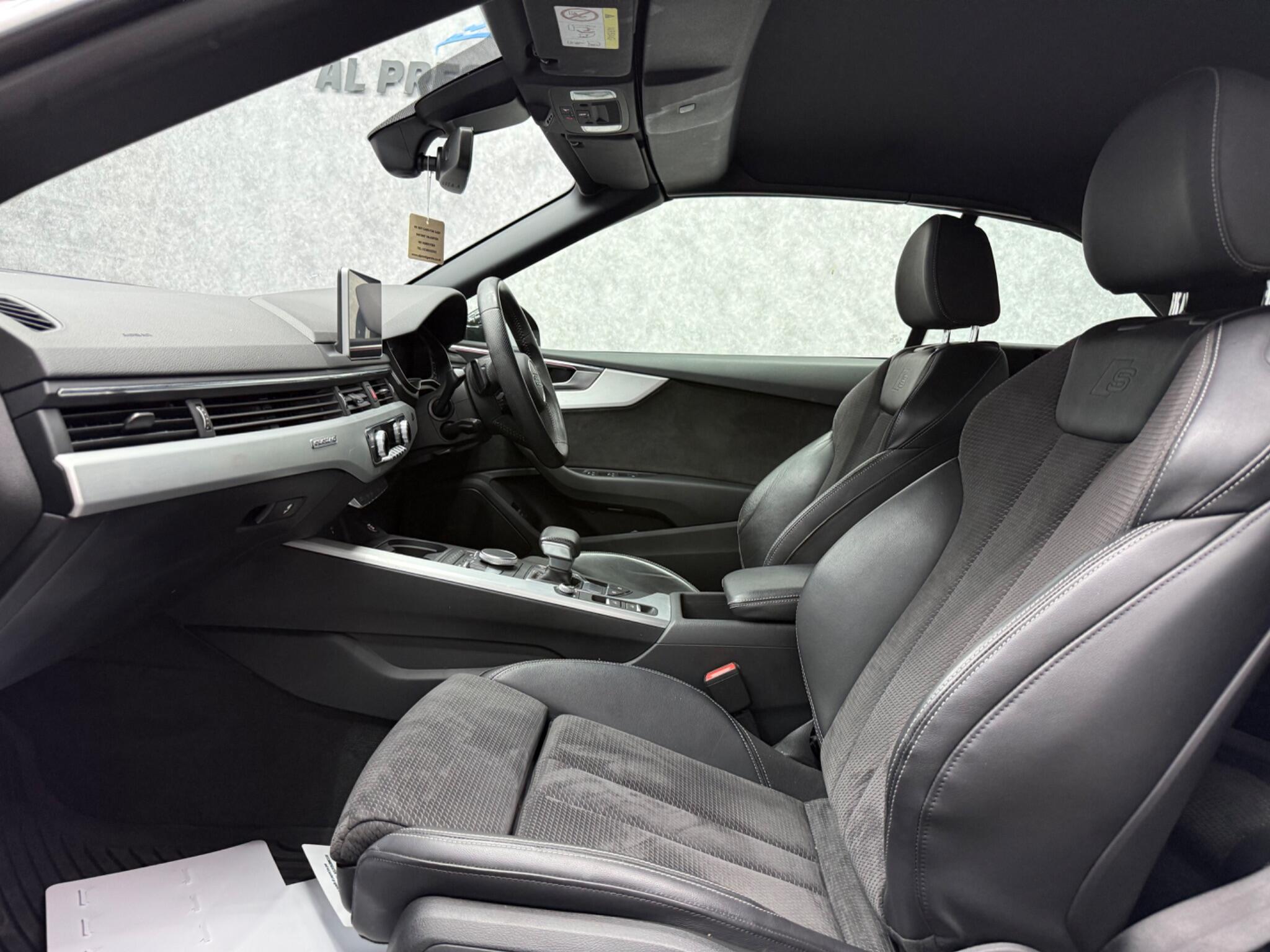 Audi A5 Cabriolet view 8