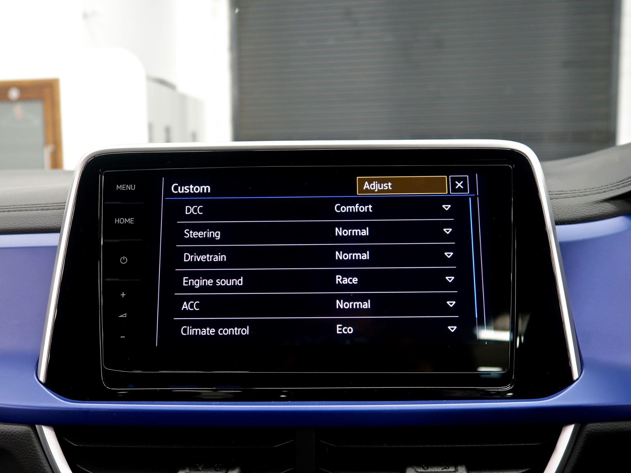 Volkswagen T-Roc view 29