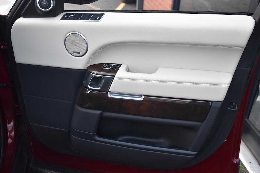 Land Rover Range Rover view 30