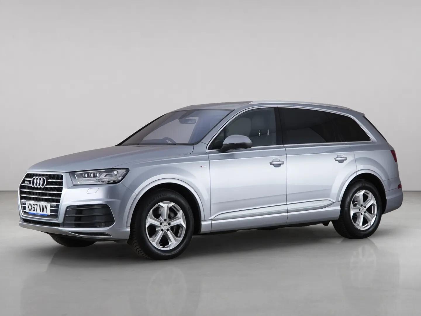Audi Q7 view 2