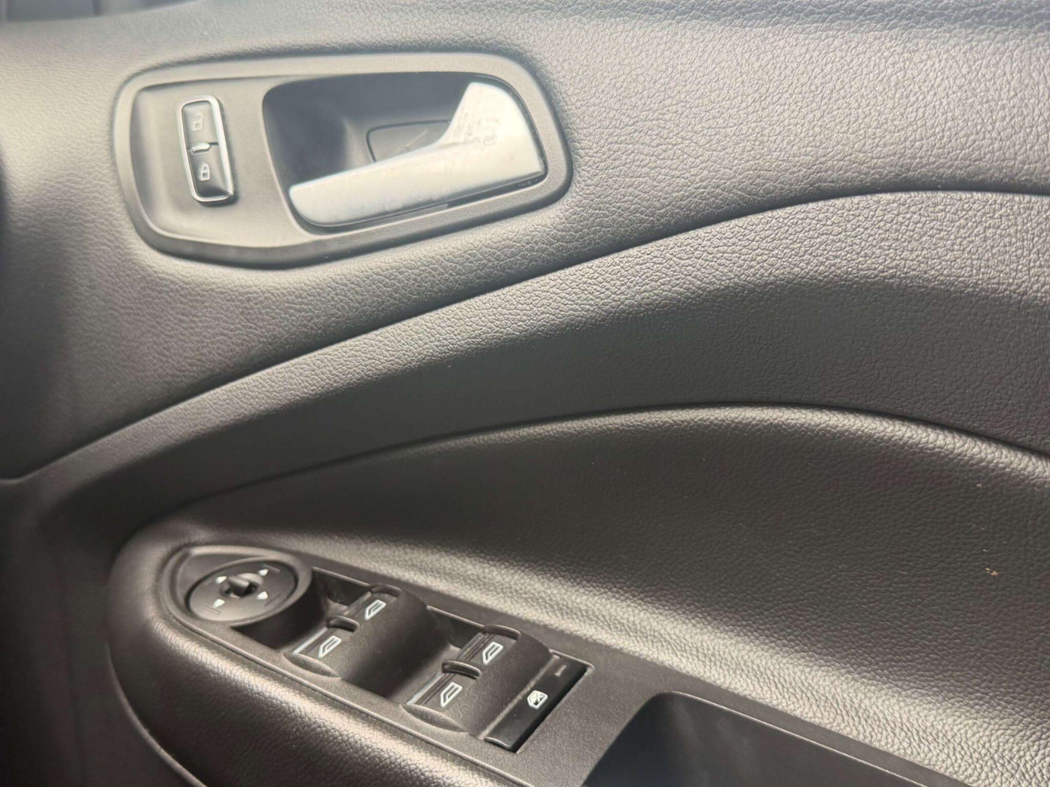 Ford Kuga view 38