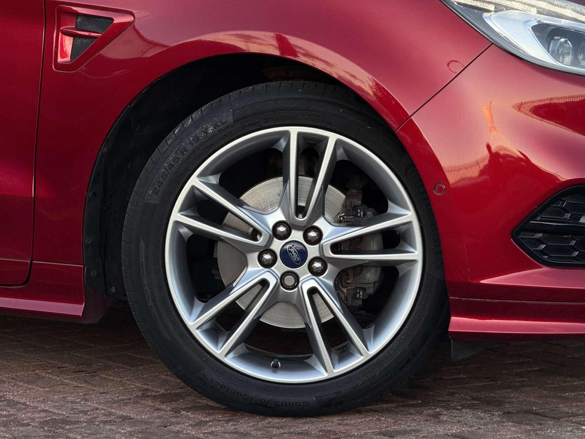 Ford S-Max view 9