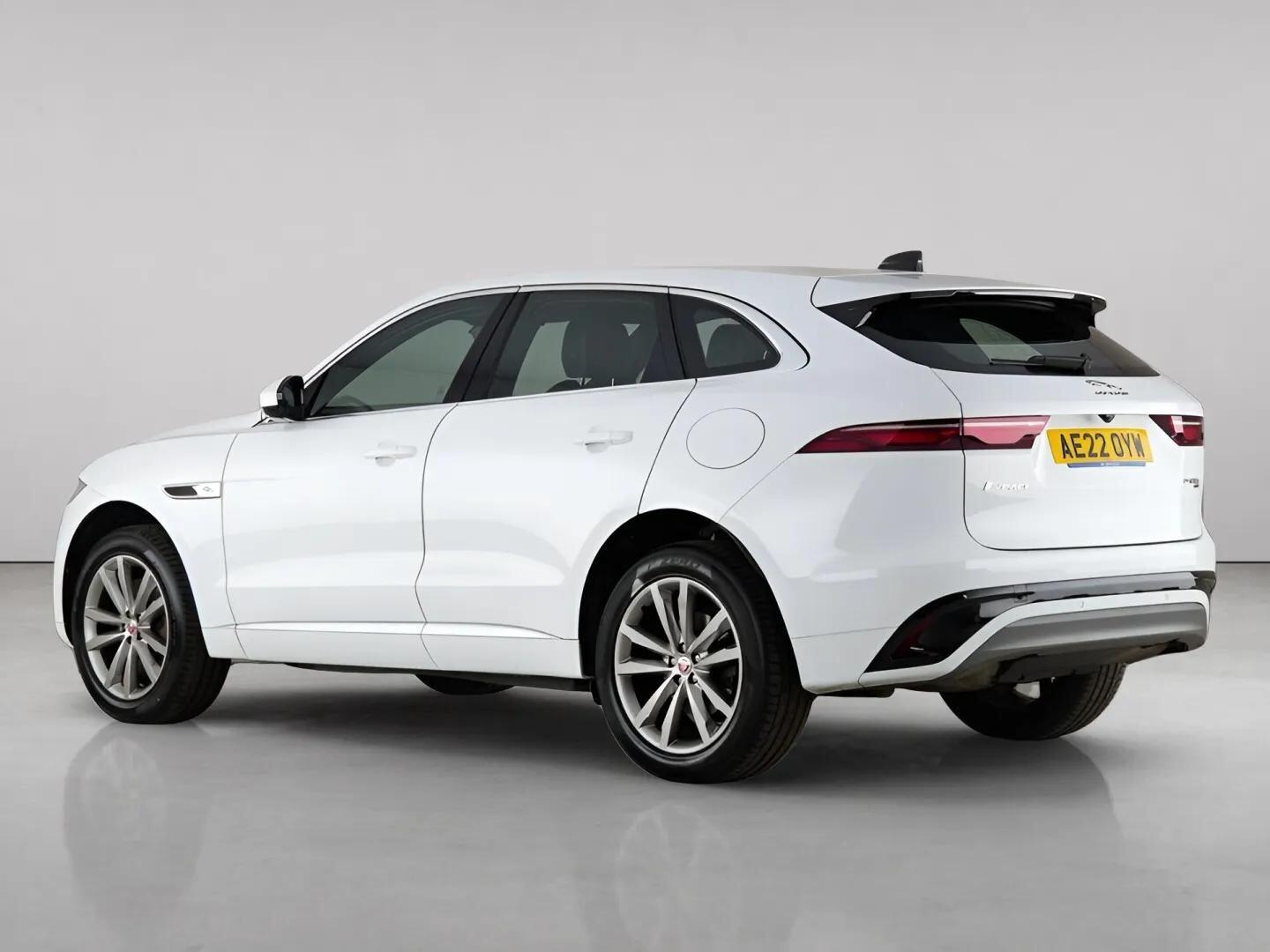 Jaguar F-Pace view 6