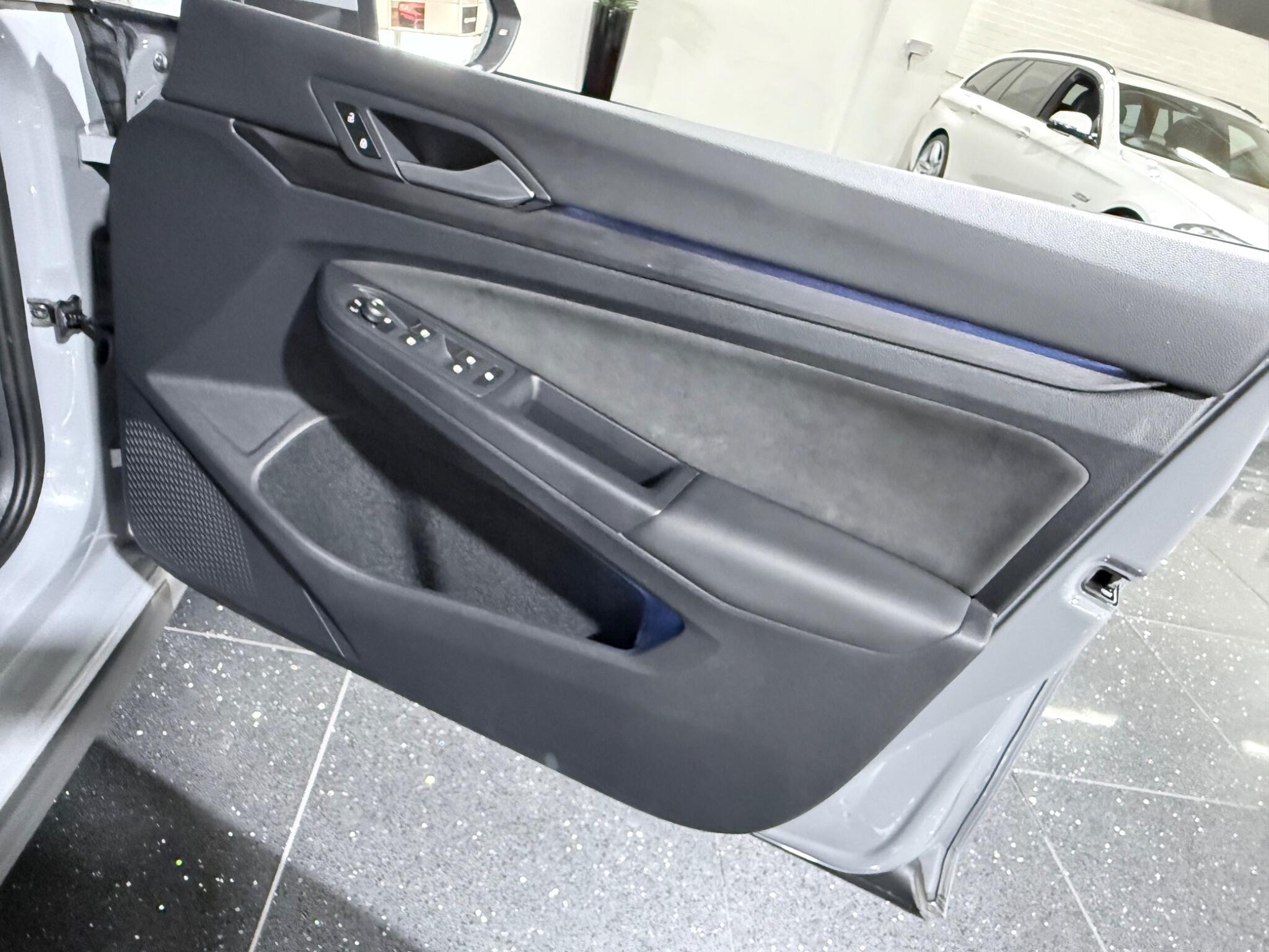 Volkswagen Golf view 38
