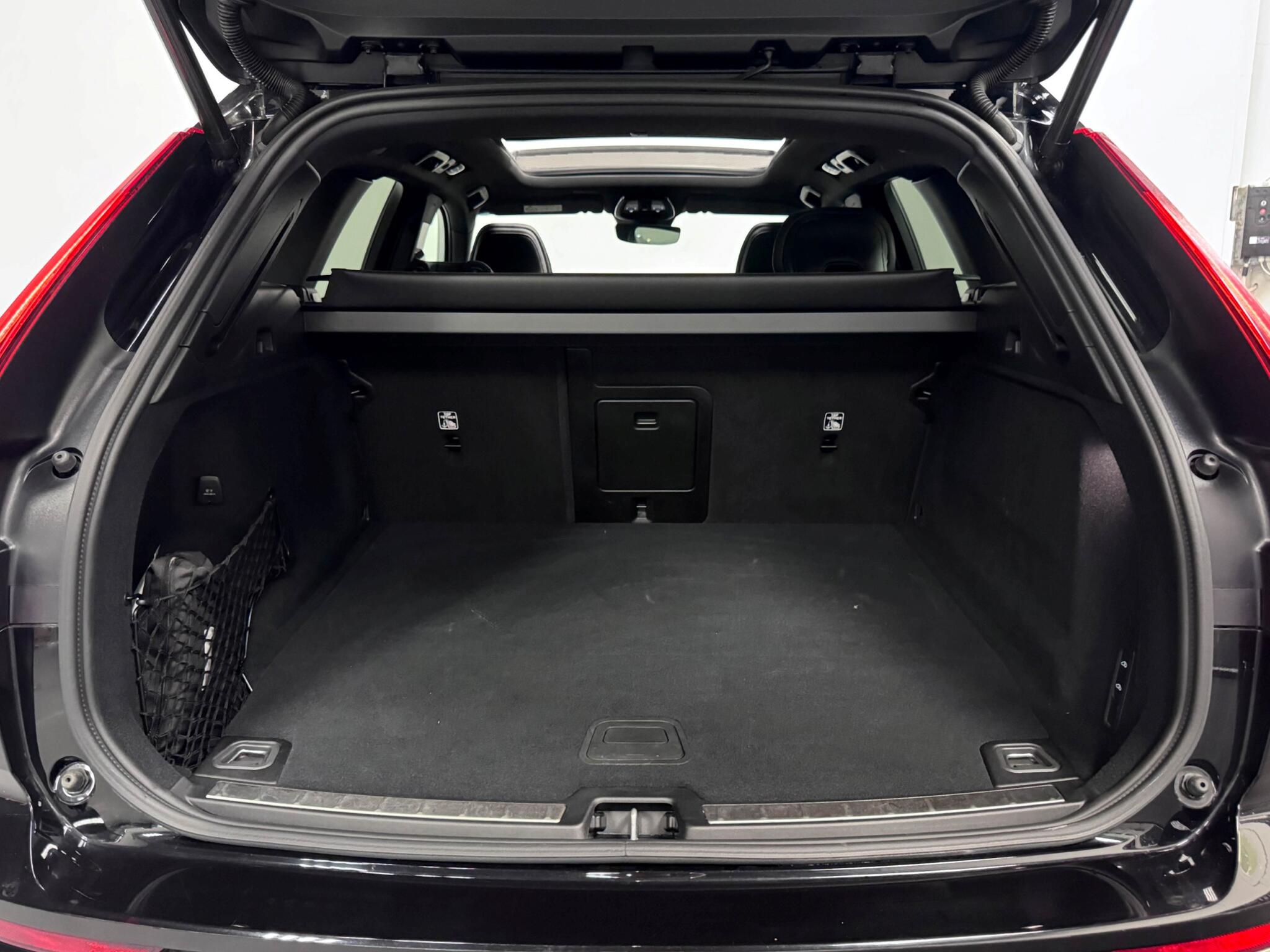 Volvo XC60 view 7