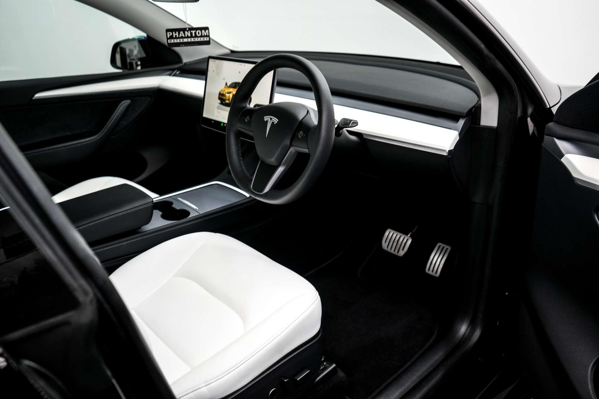 Tesla Model Y view 16