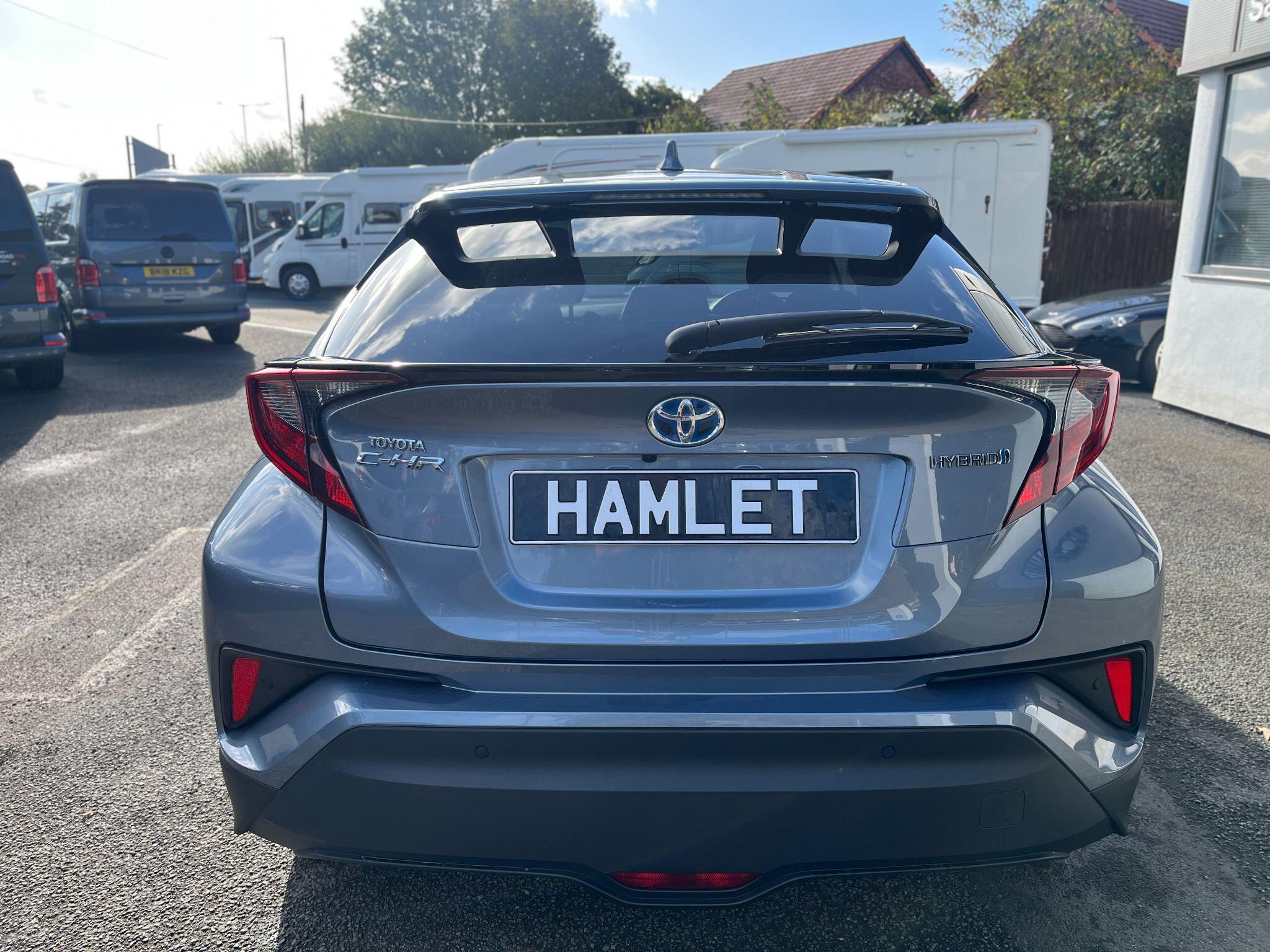 Toyota C-HR view 5