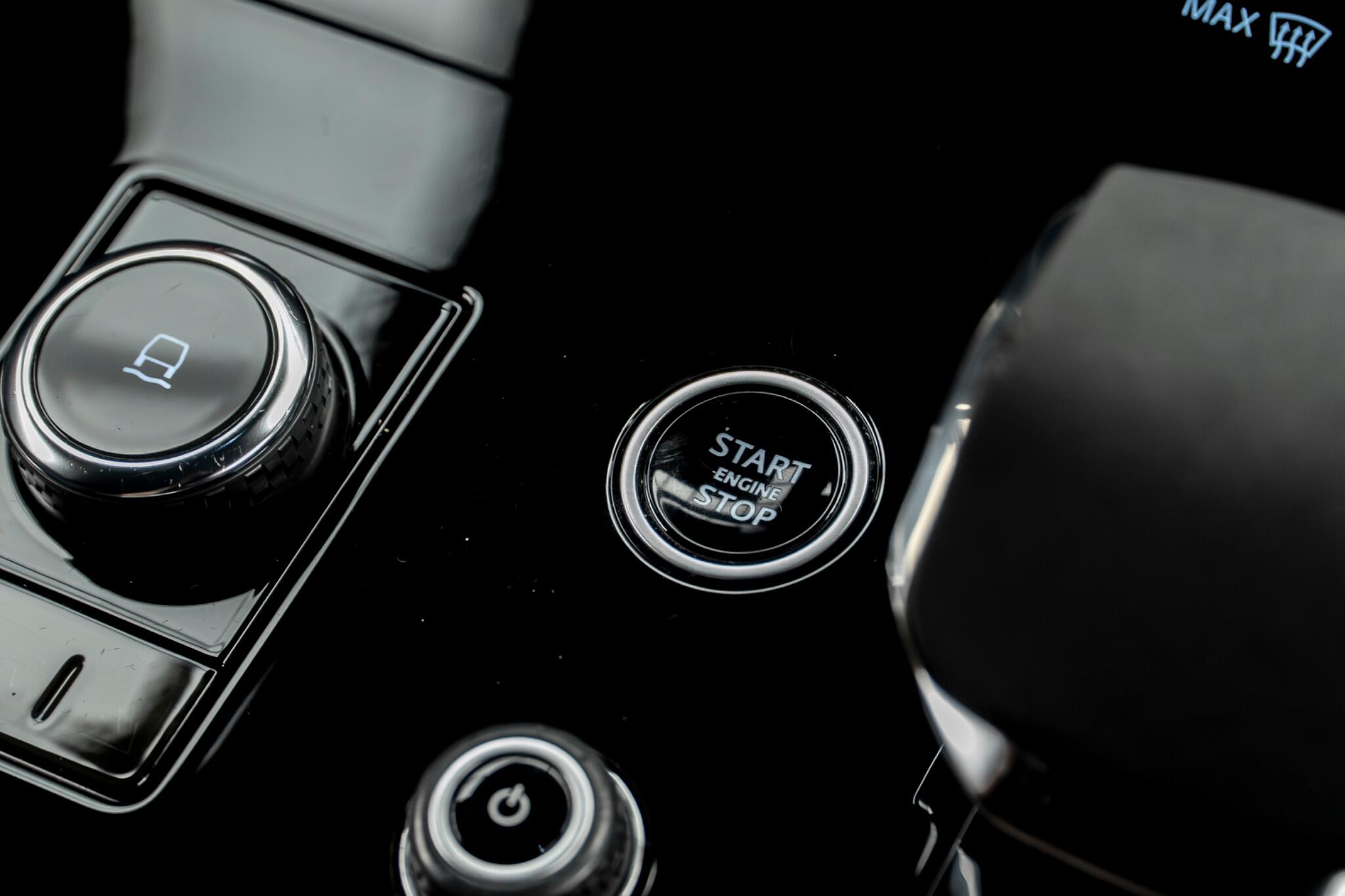 Land Rover Range Rover Sport view 43