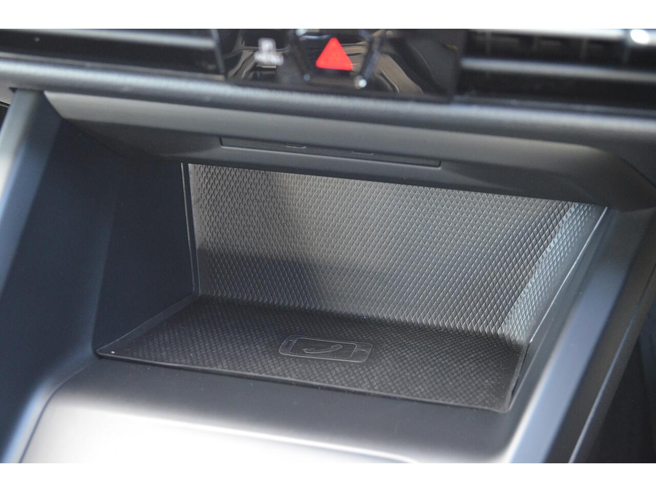 Volkswagen Golf view 50