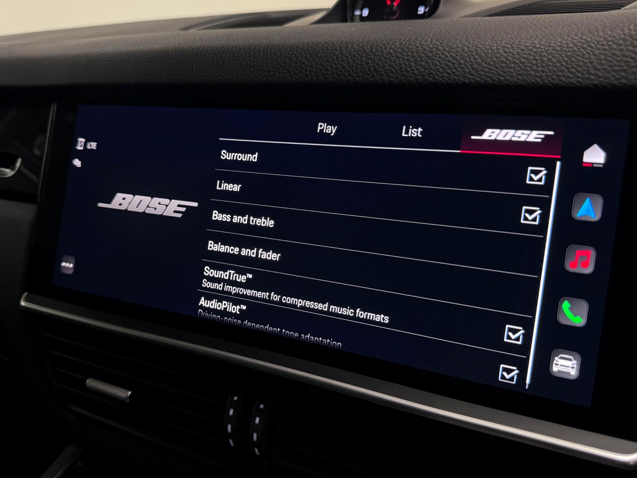 Porsche Cayenne view 54