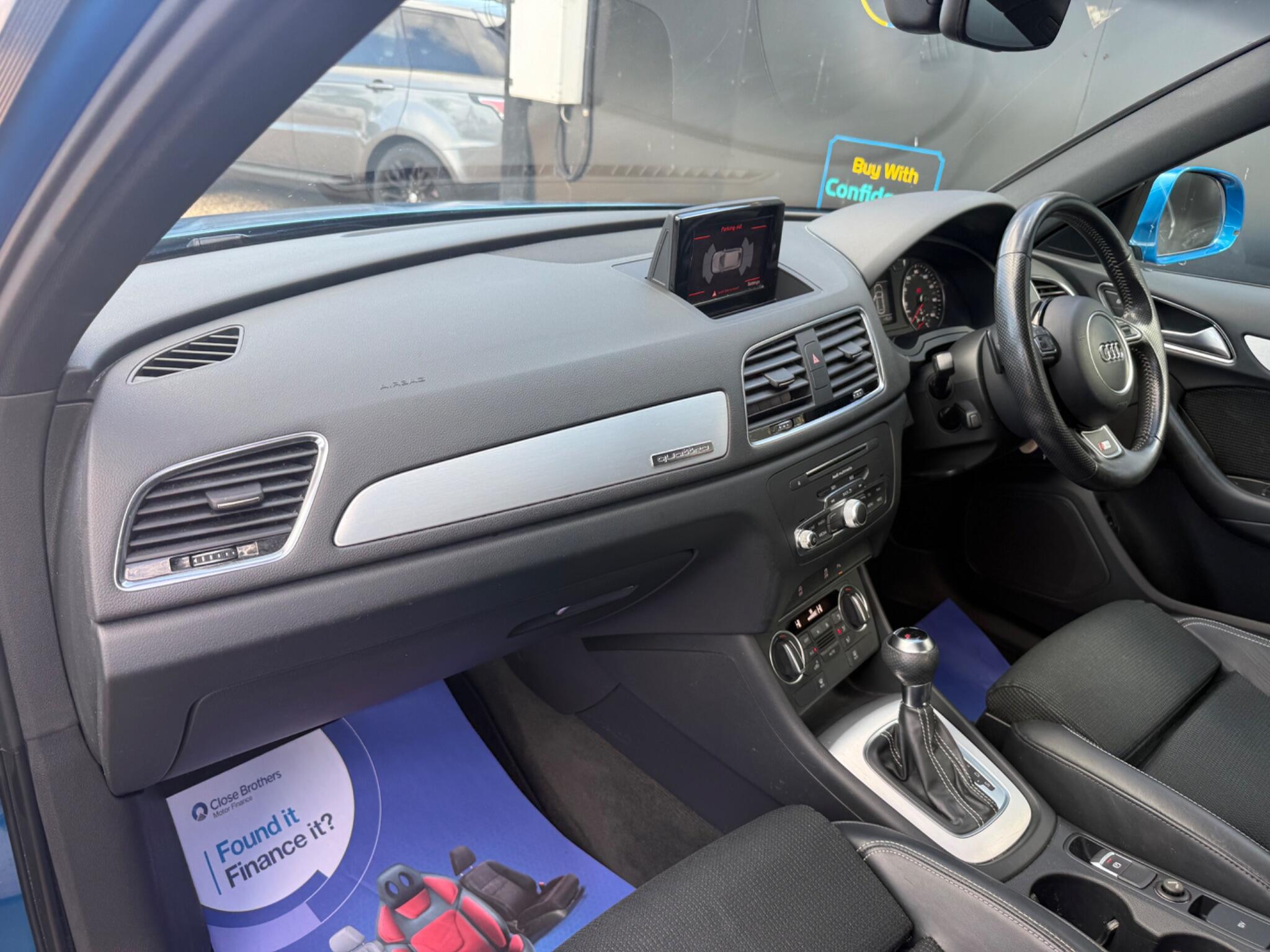 Audi Q3 view 17