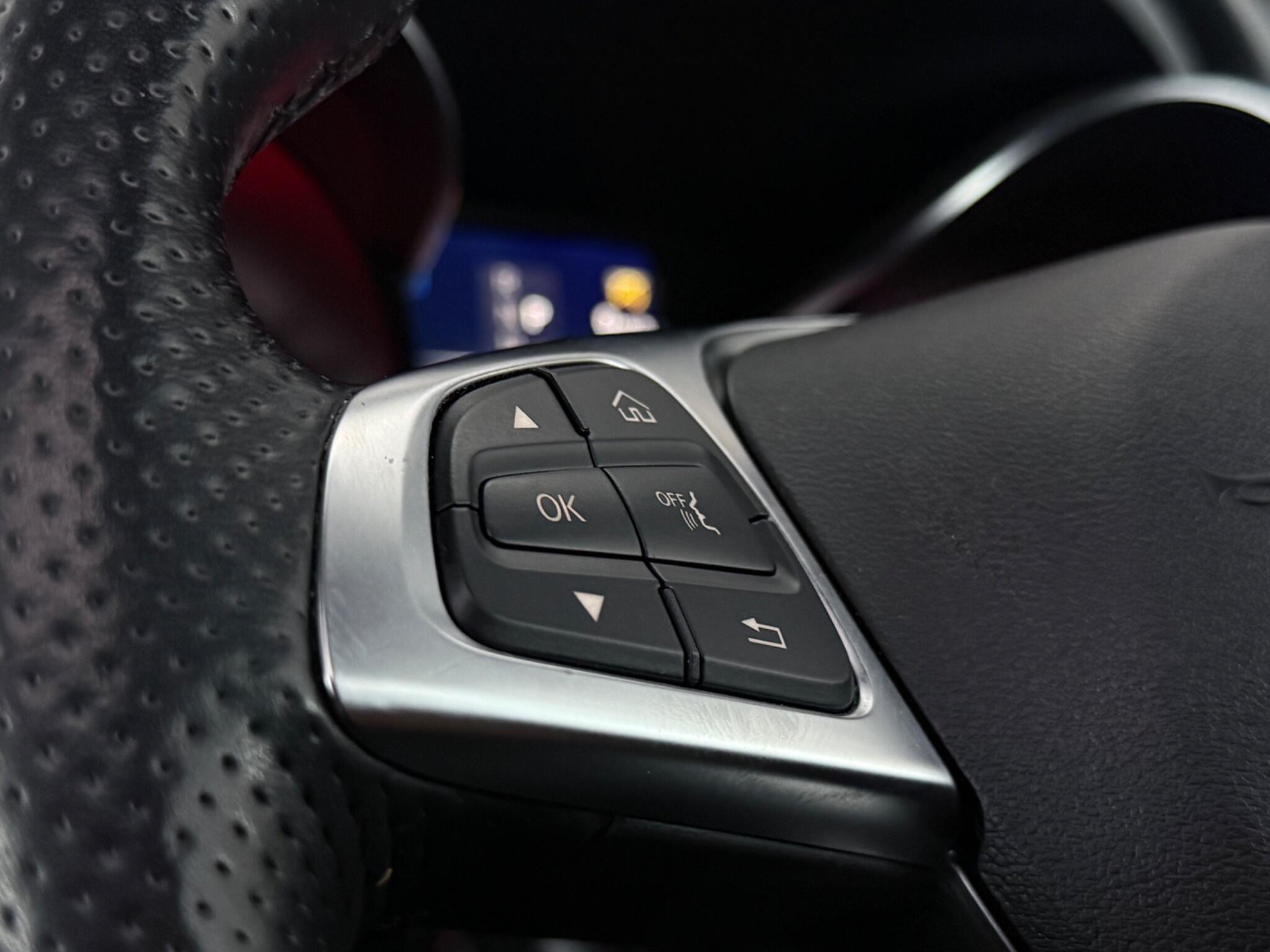 Mercedes-Benz GLC view 14