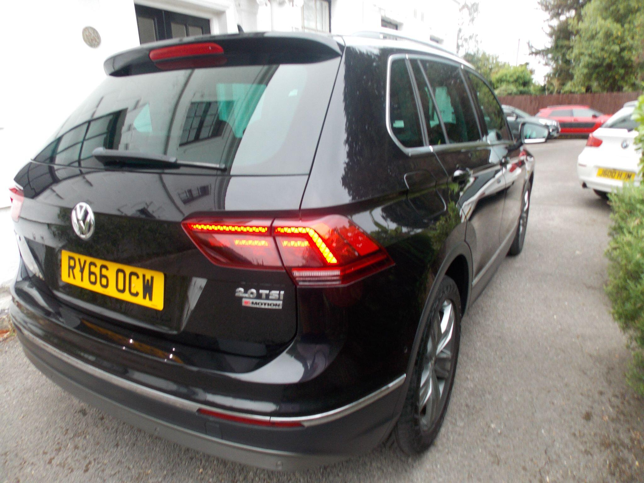 Volkswagen Tiguan view 15