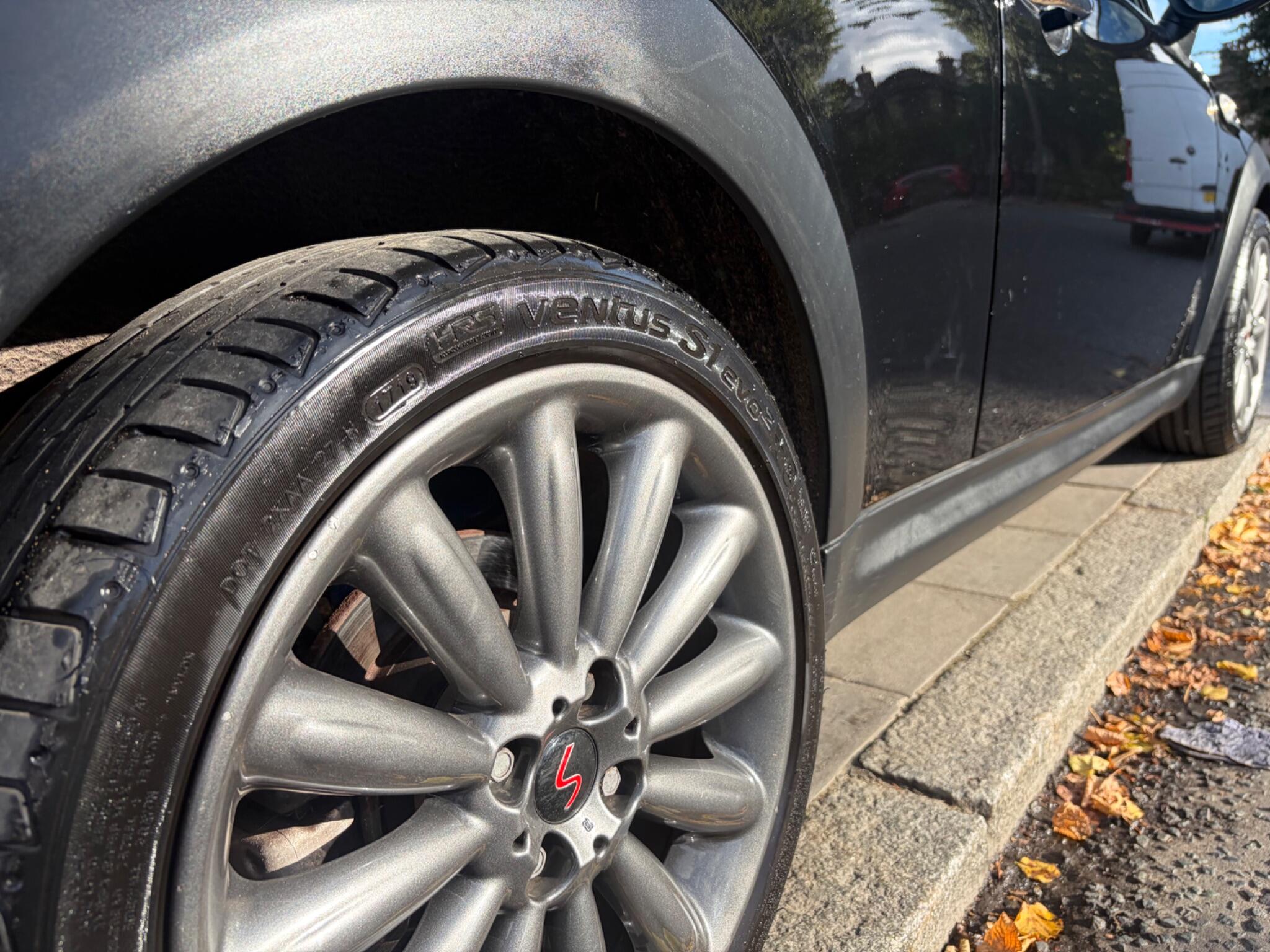 Mini Hatch view 27