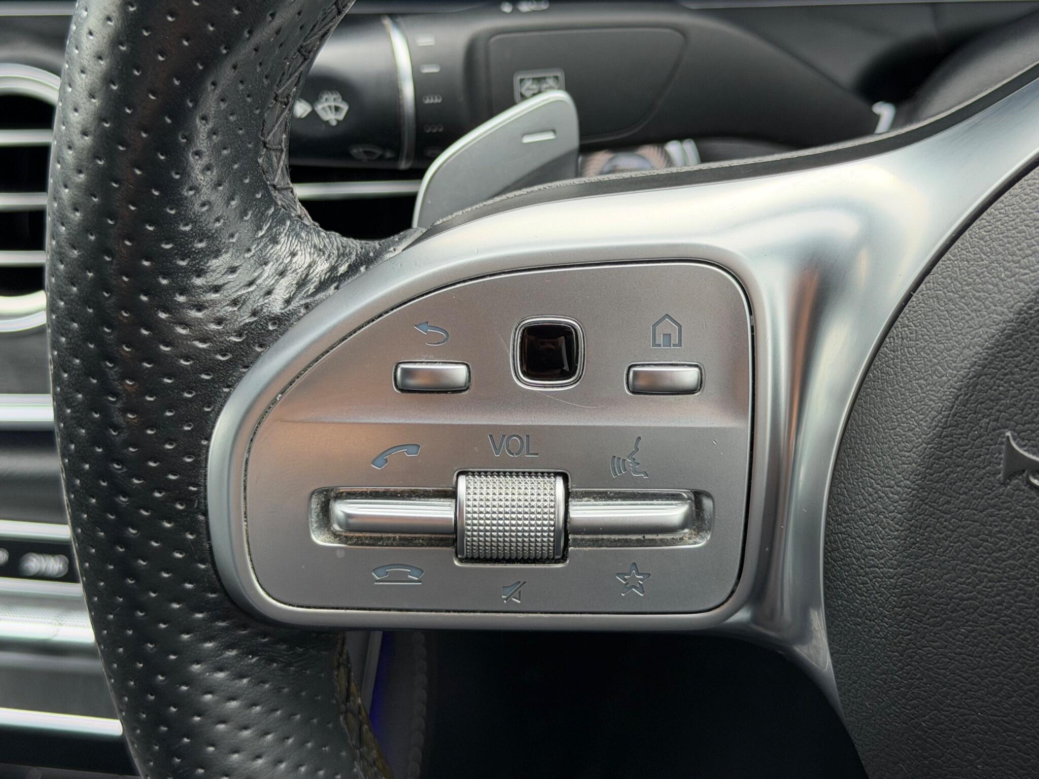 Mercedes-Benz E-Class view 24