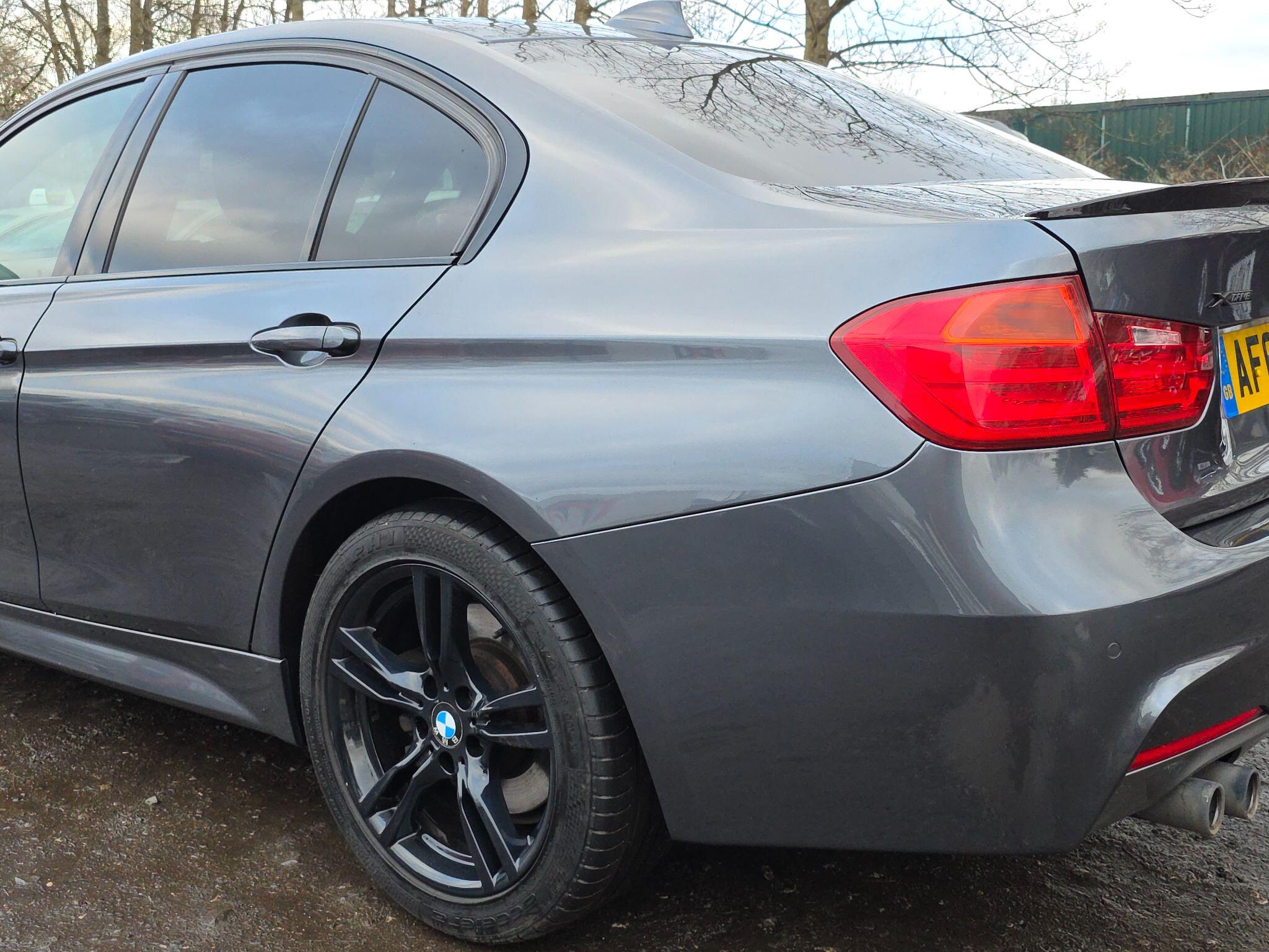 2013 BMW 3 Series image 7