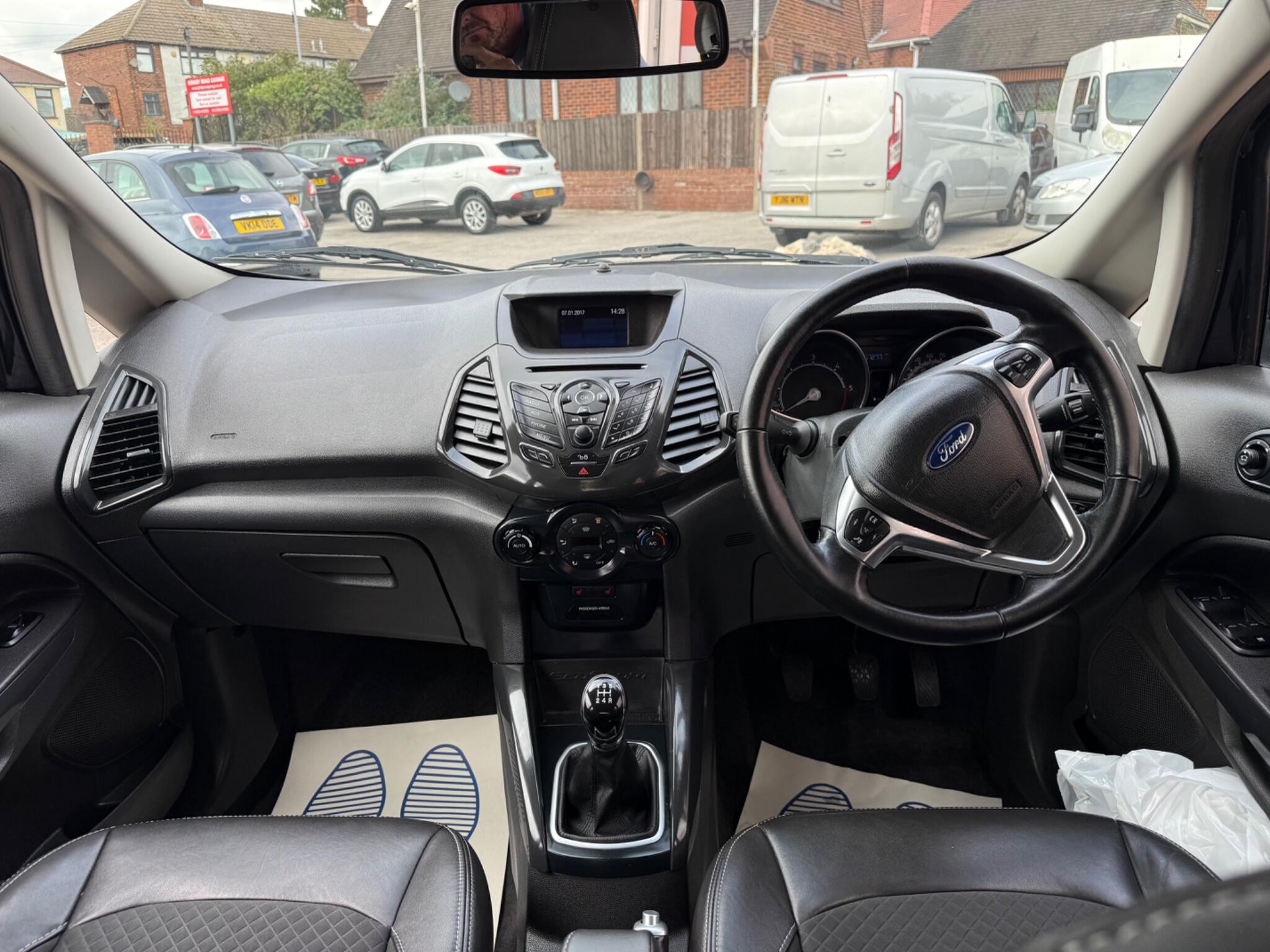 Ford Ecosport view 9