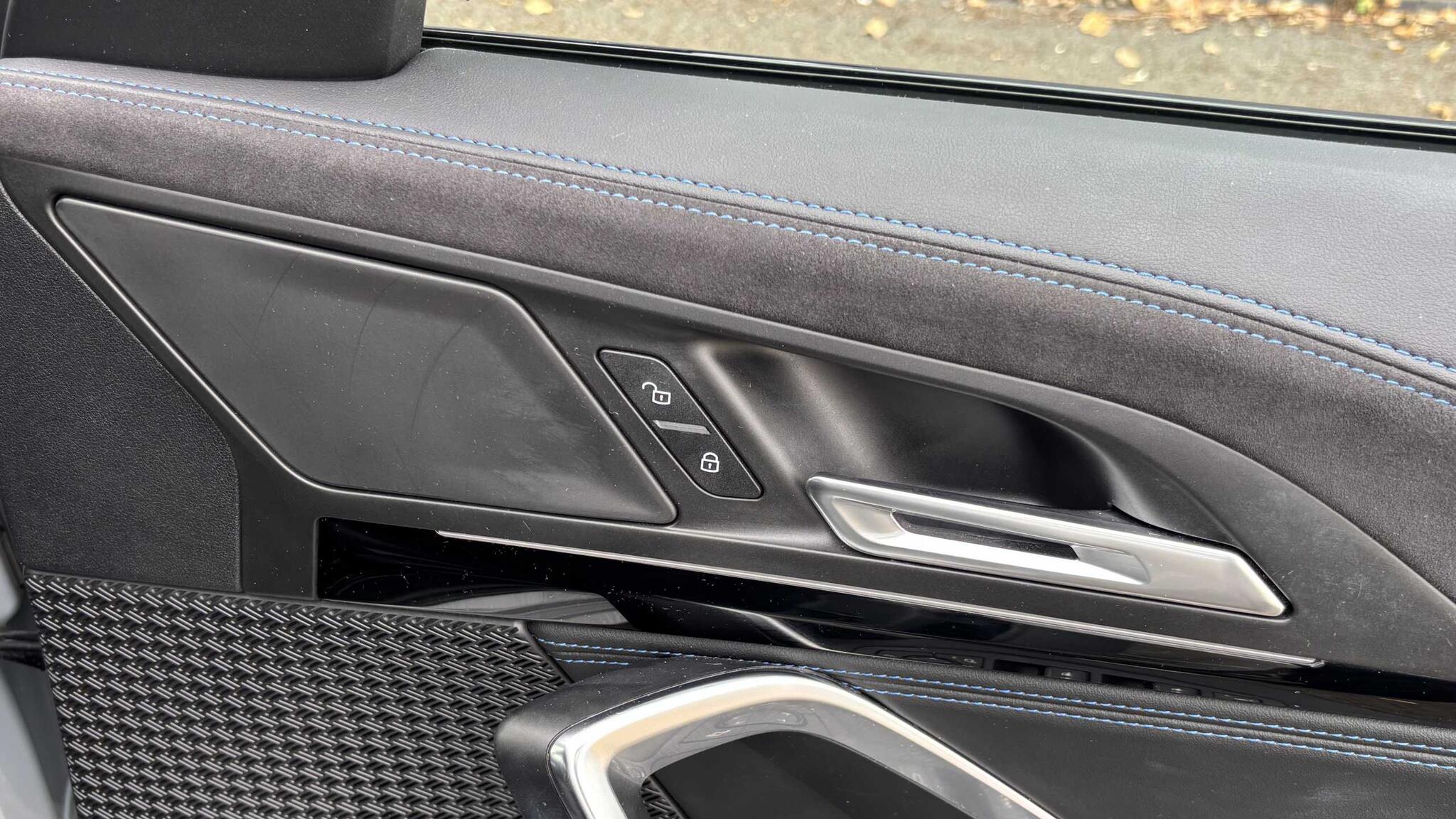 BMW X2 view 32