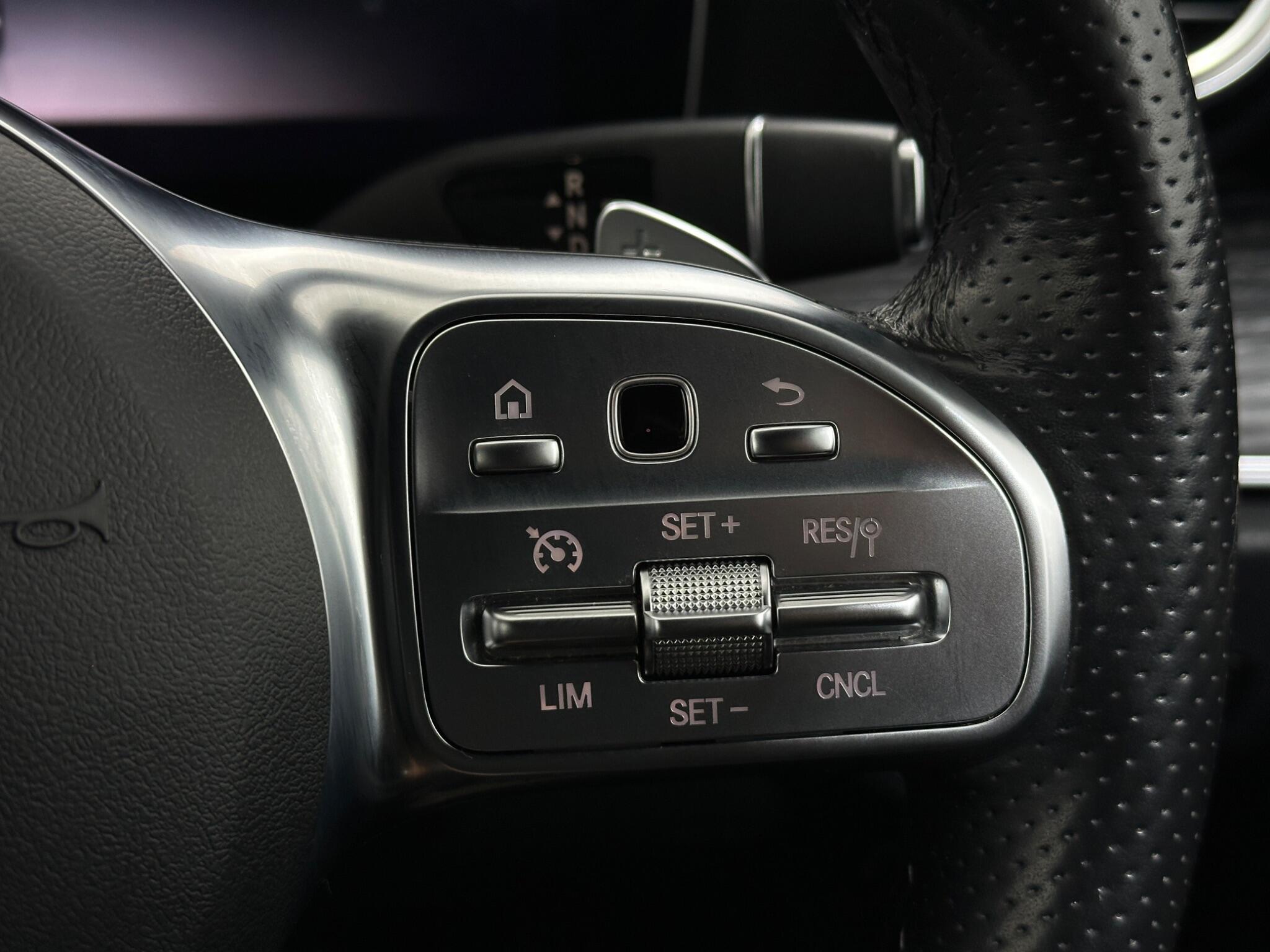 Mercedes-Benz E-Class view 16