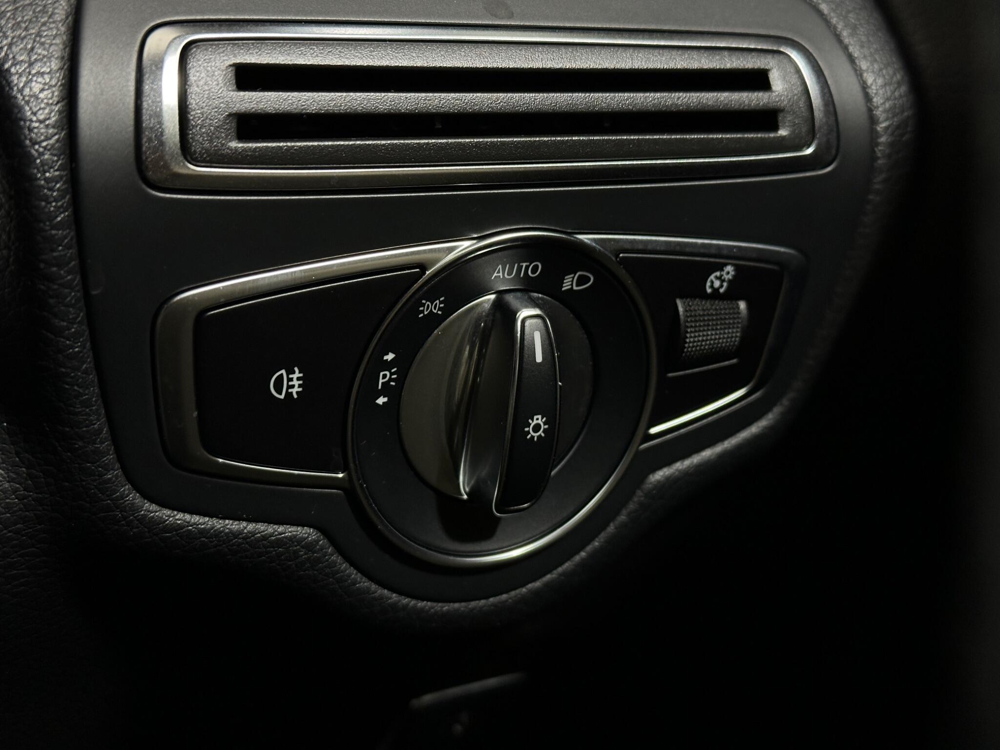 Mercedes-Benz GLC view 18
