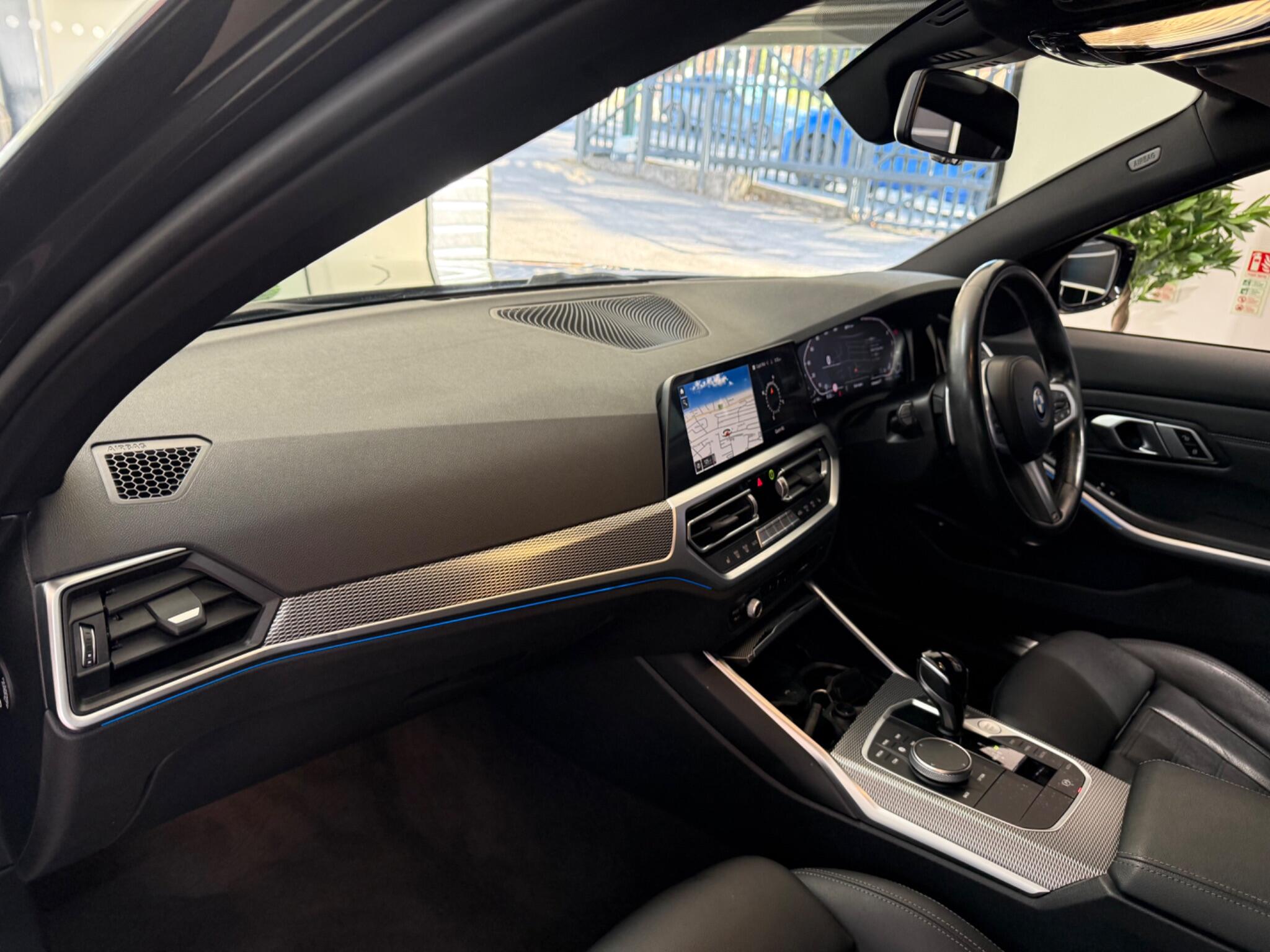 BMW 3 Series view 30