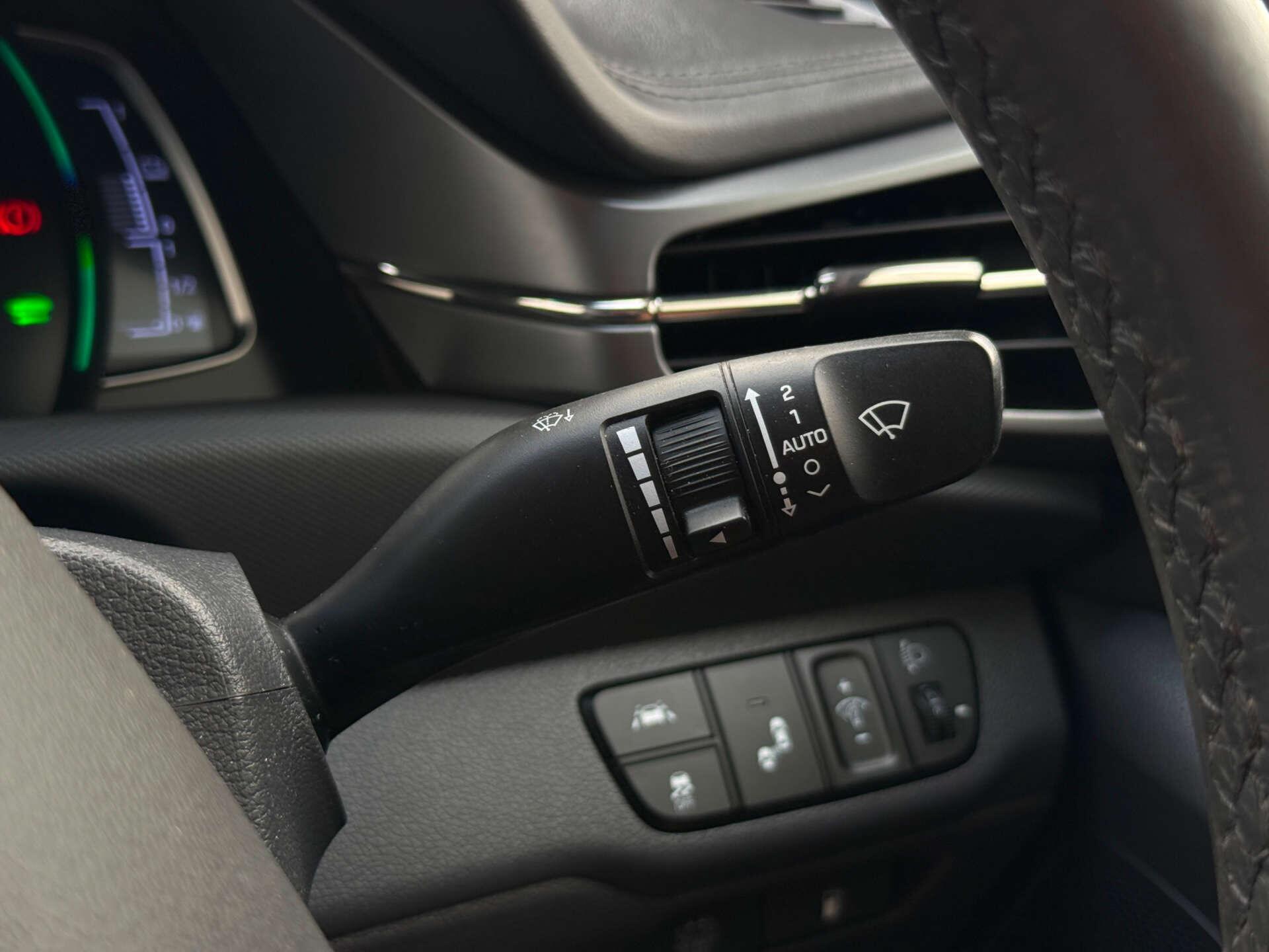 Hyundai Ioniq view 54