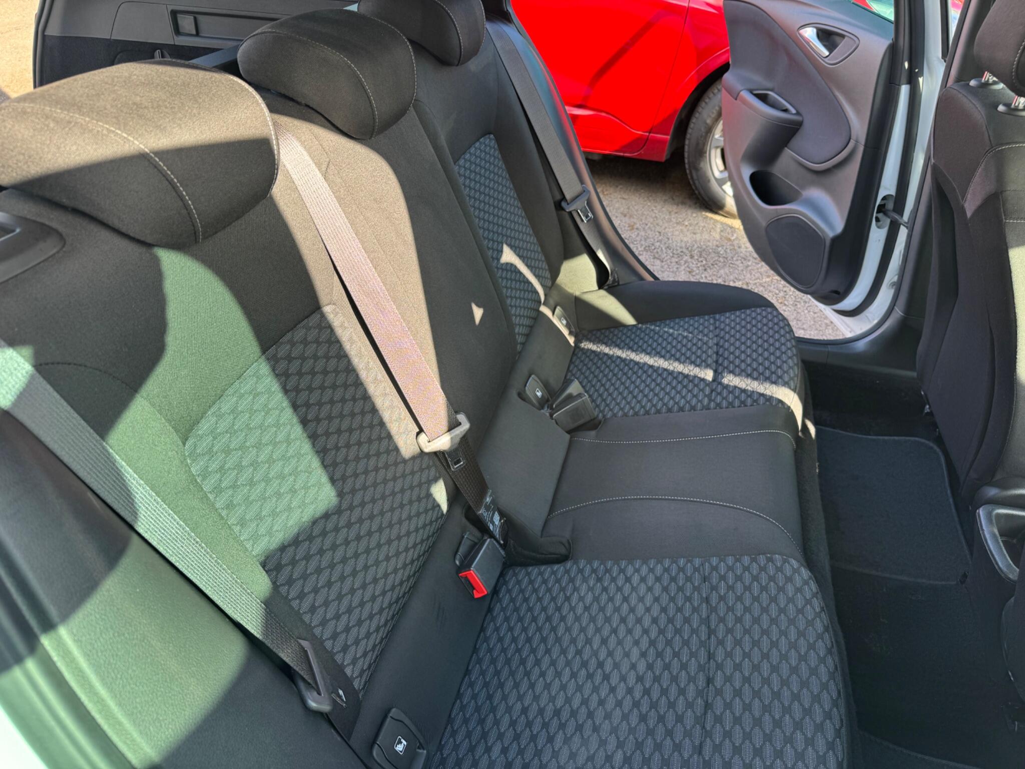 Vauxhall Astra view 11