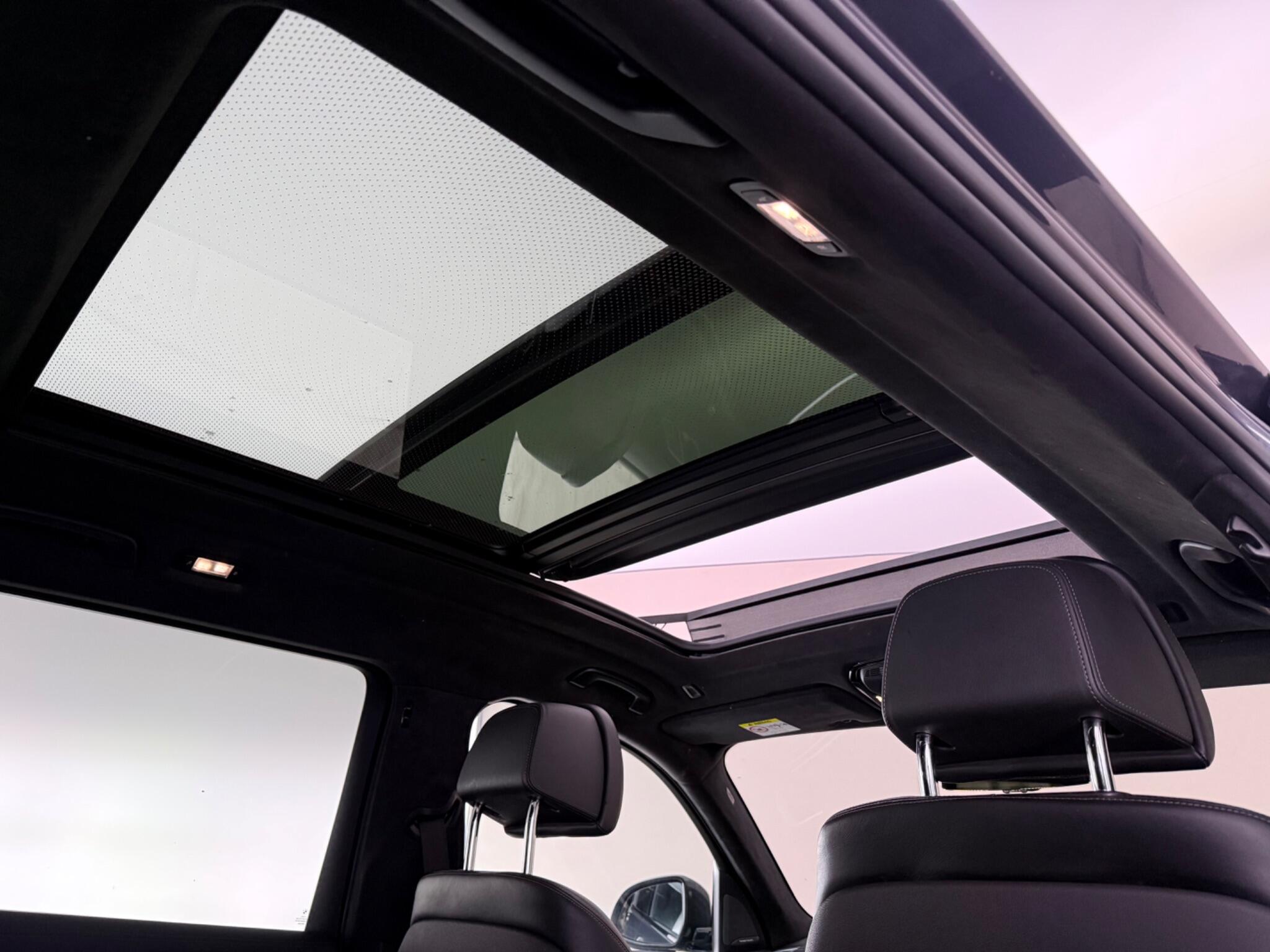 BMW X7 view 21