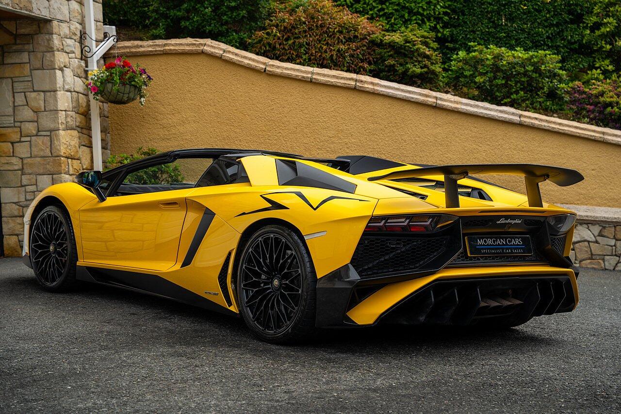 Lamborghini Aventador view 8