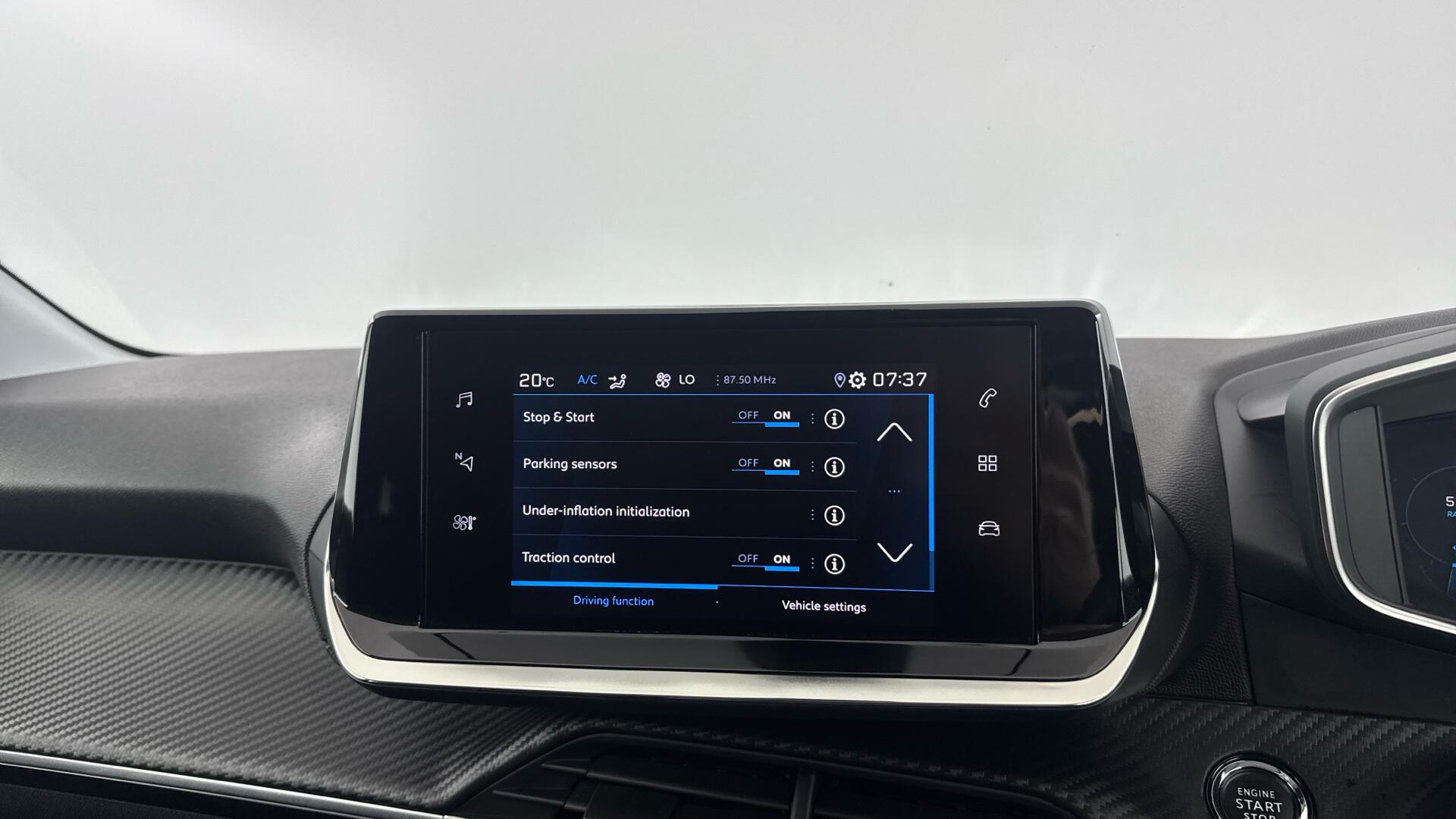 Peugeot 208 view 29