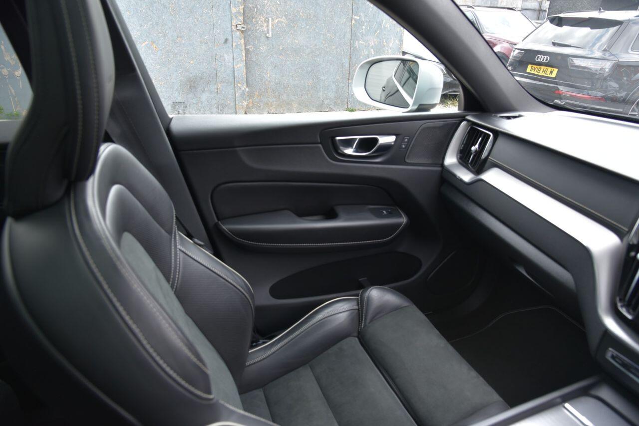 Volvo XC60 view 45