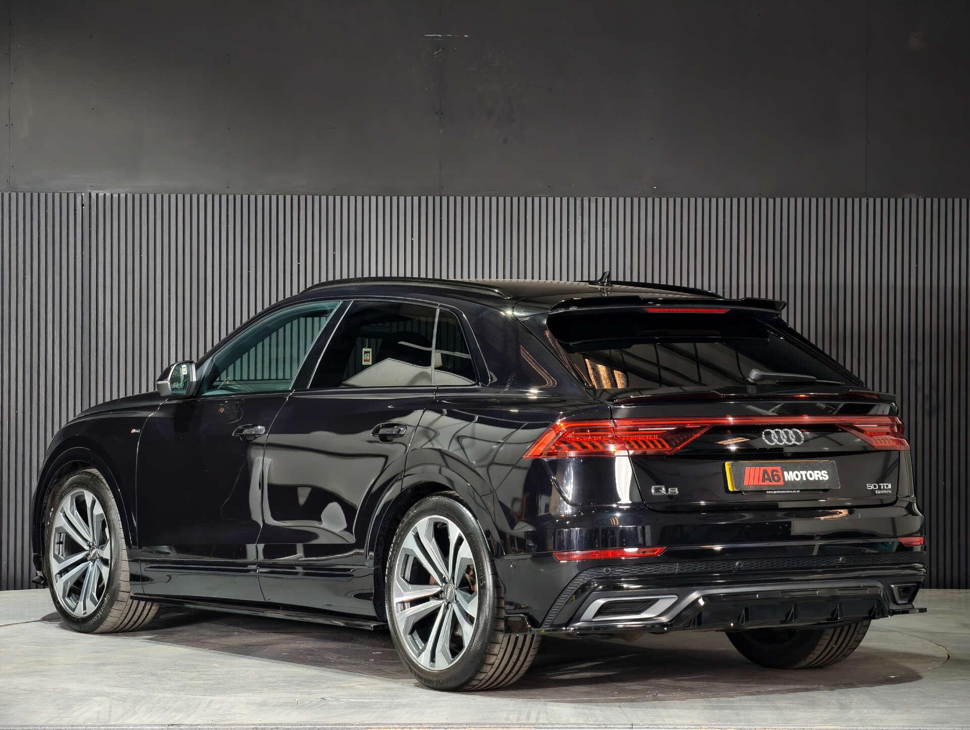 Audi Q8 view 13