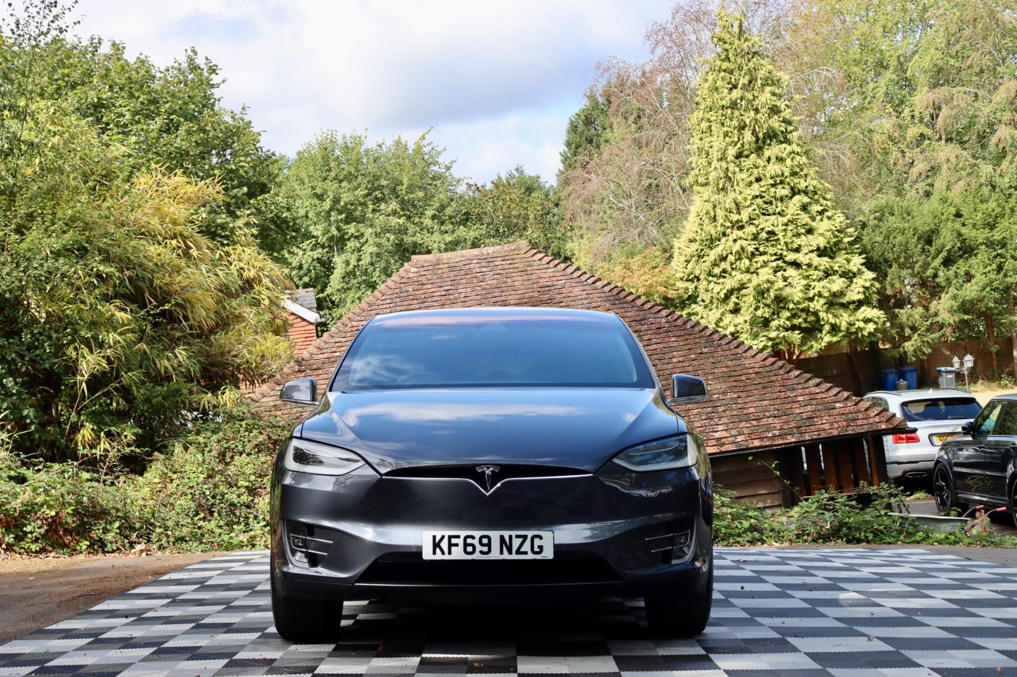 Tesla Model X view 34