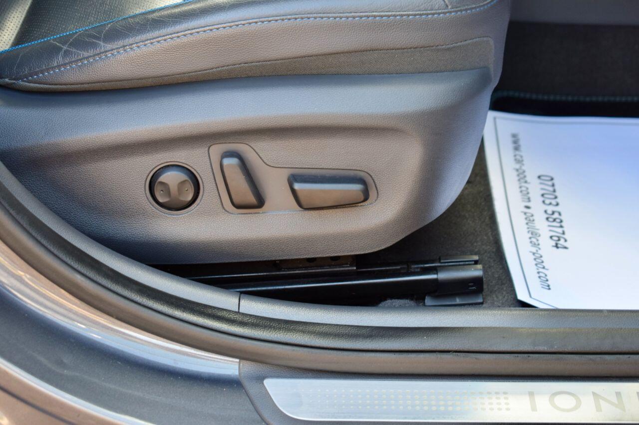 Hyundai Ioniq view 34