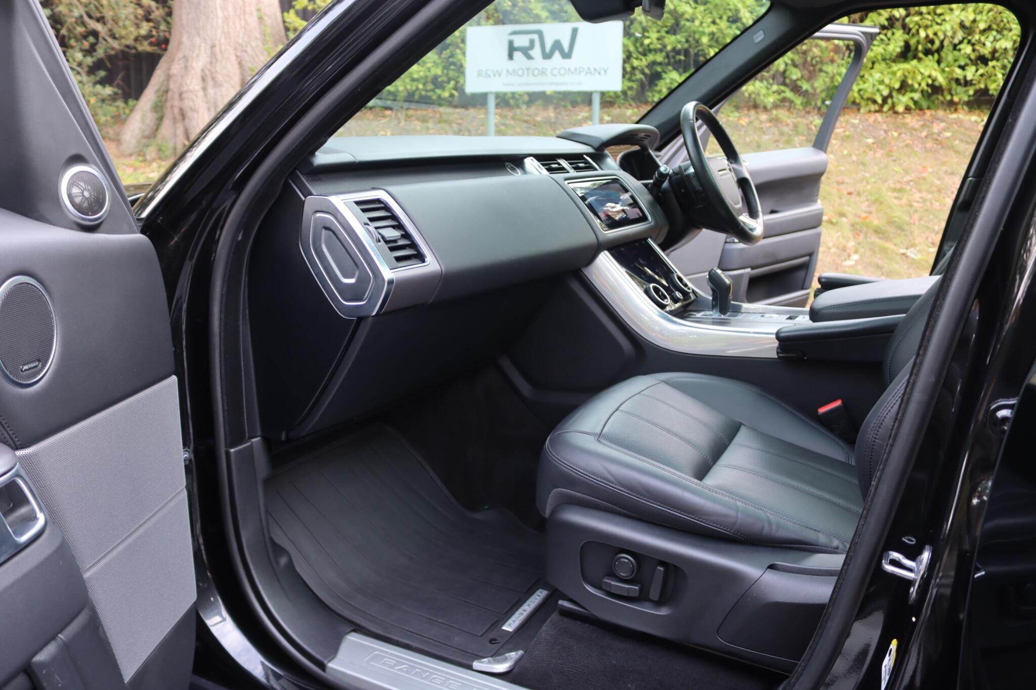 Land Rover Range Rover Sport view 30